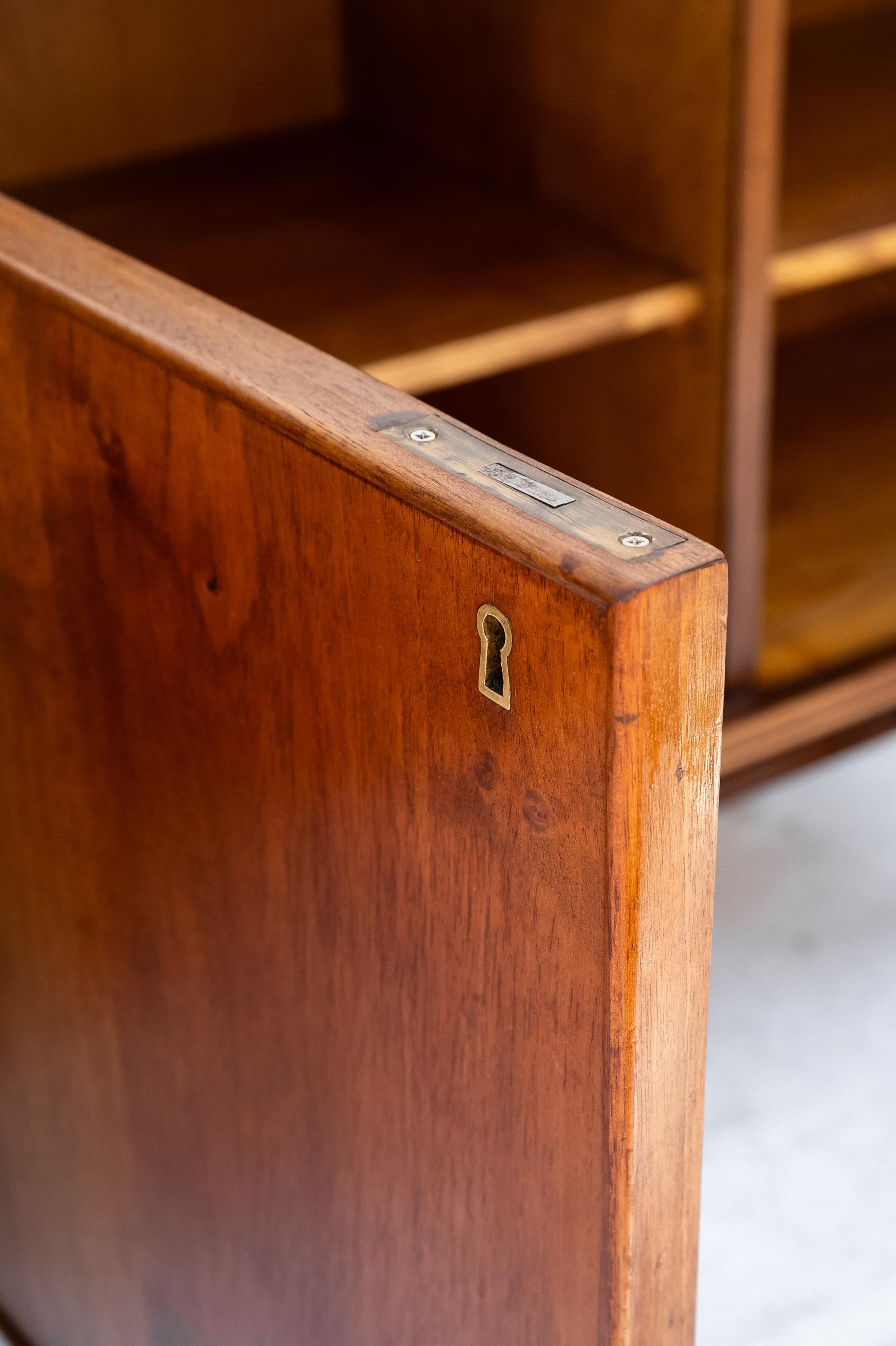 Credenza Scandinava in teak con ante e cassetti, Anni '60 For Sale 9