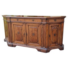 Credenza scantonata in noce del 700 Toscana