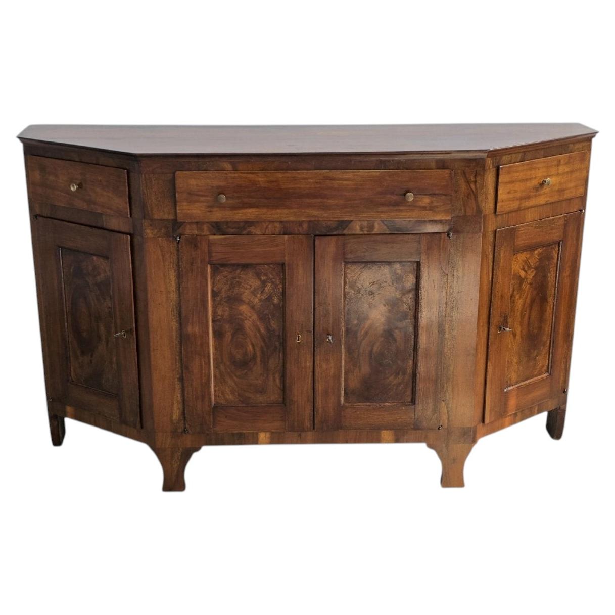Corner sideboard in solid walnut – Italy, early 19th century