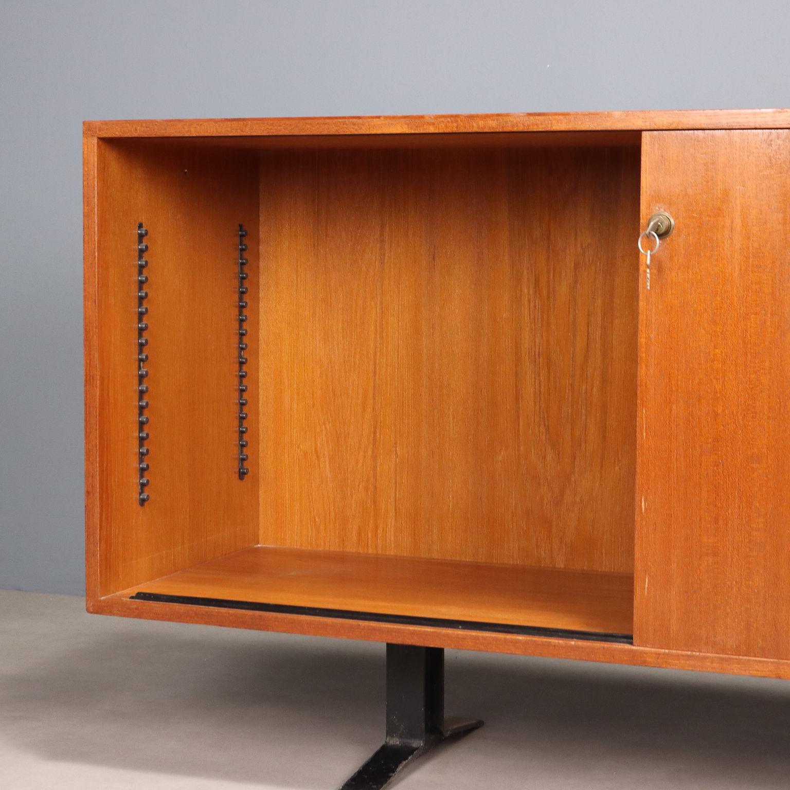 Aparador 'SE3' de Osvaldo Borsani para Tecno 1960s-70s Moderno de mediados de siglo en venta