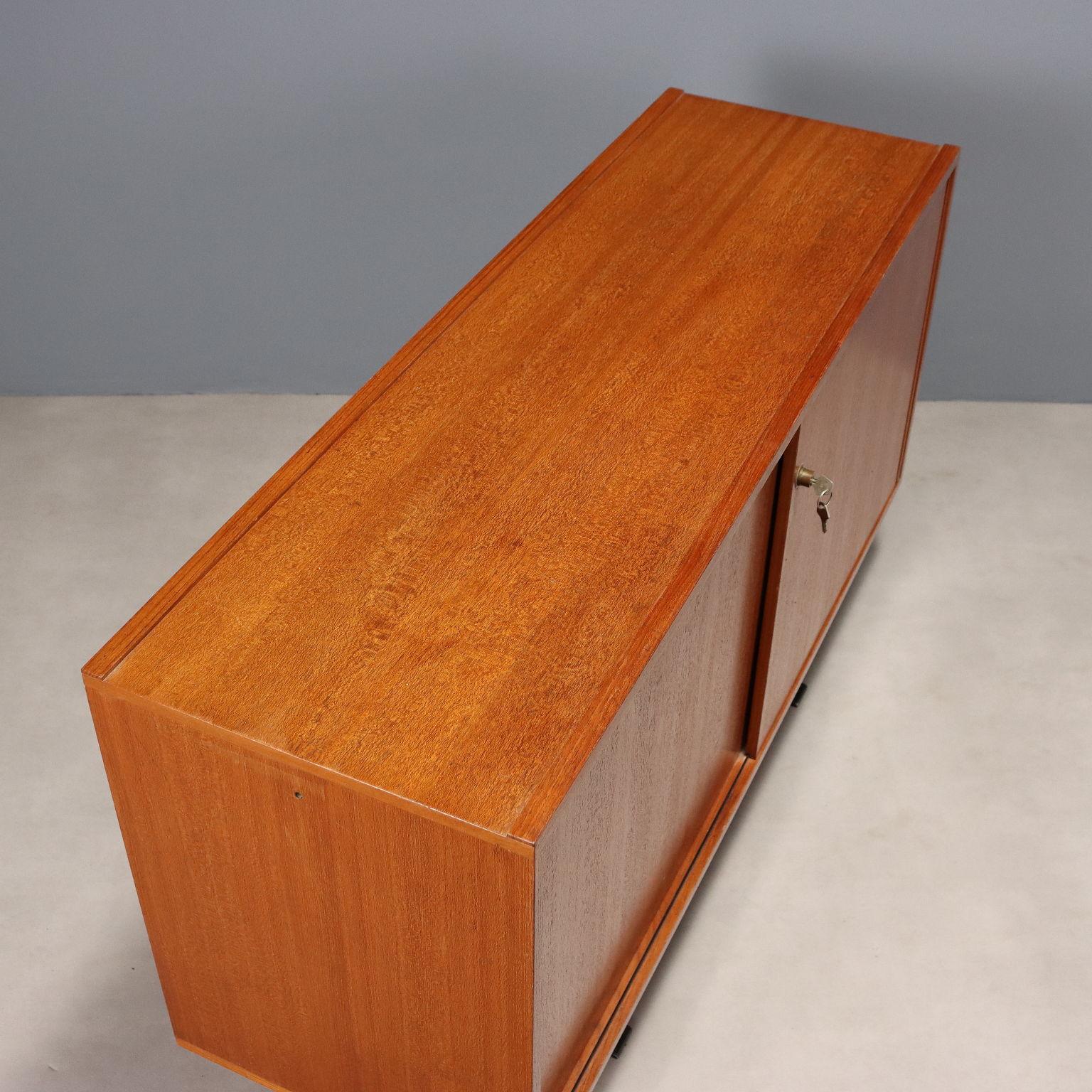 Aparador 'SE3' de Osvaldo Borsani para Tecno 1960s-70s Metal en venta