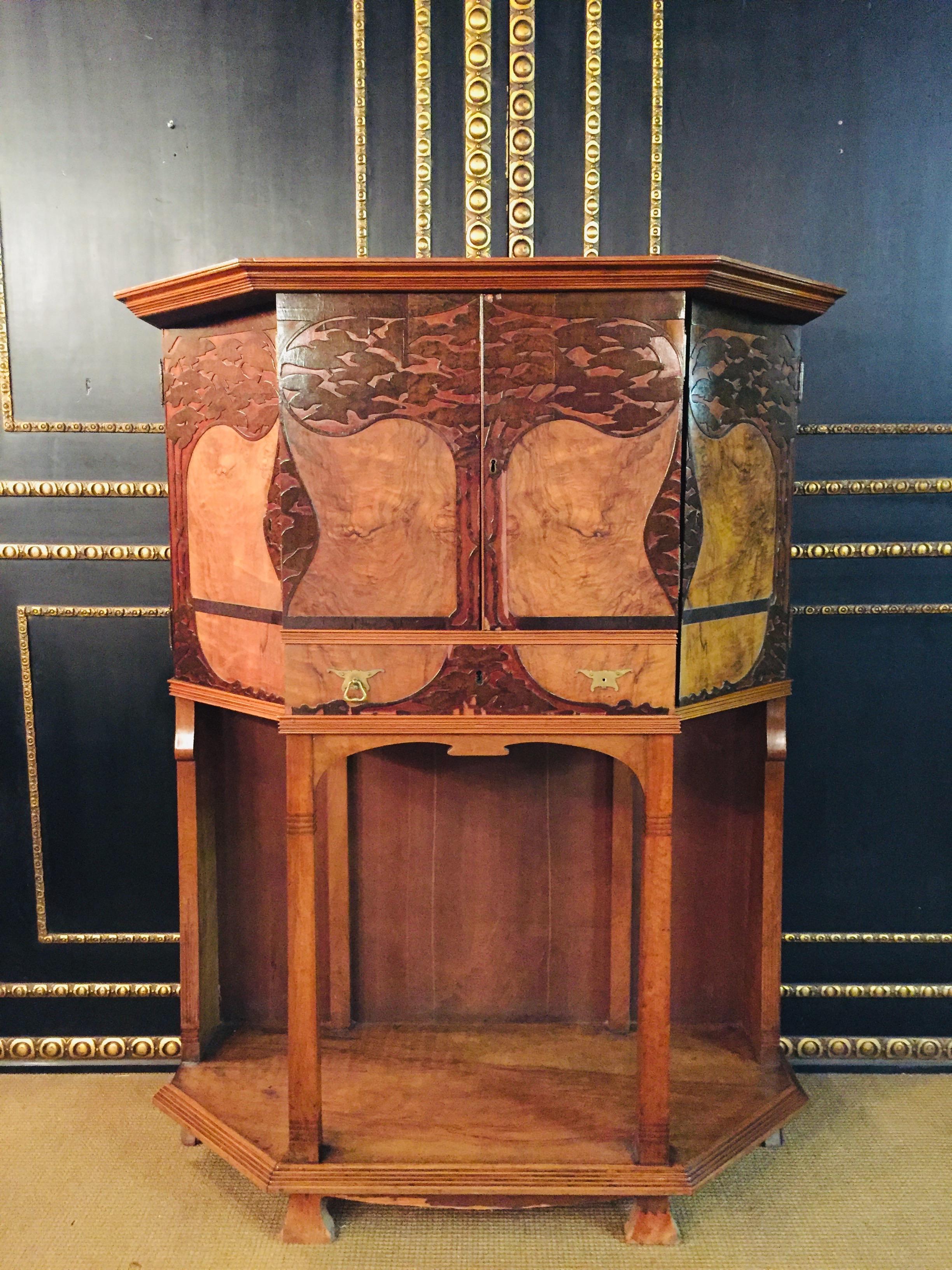 Credenza Sideboard Art Nouveau Art Deco Buffet Rare to Find France In Good Condition For Sale In Berlin, DE