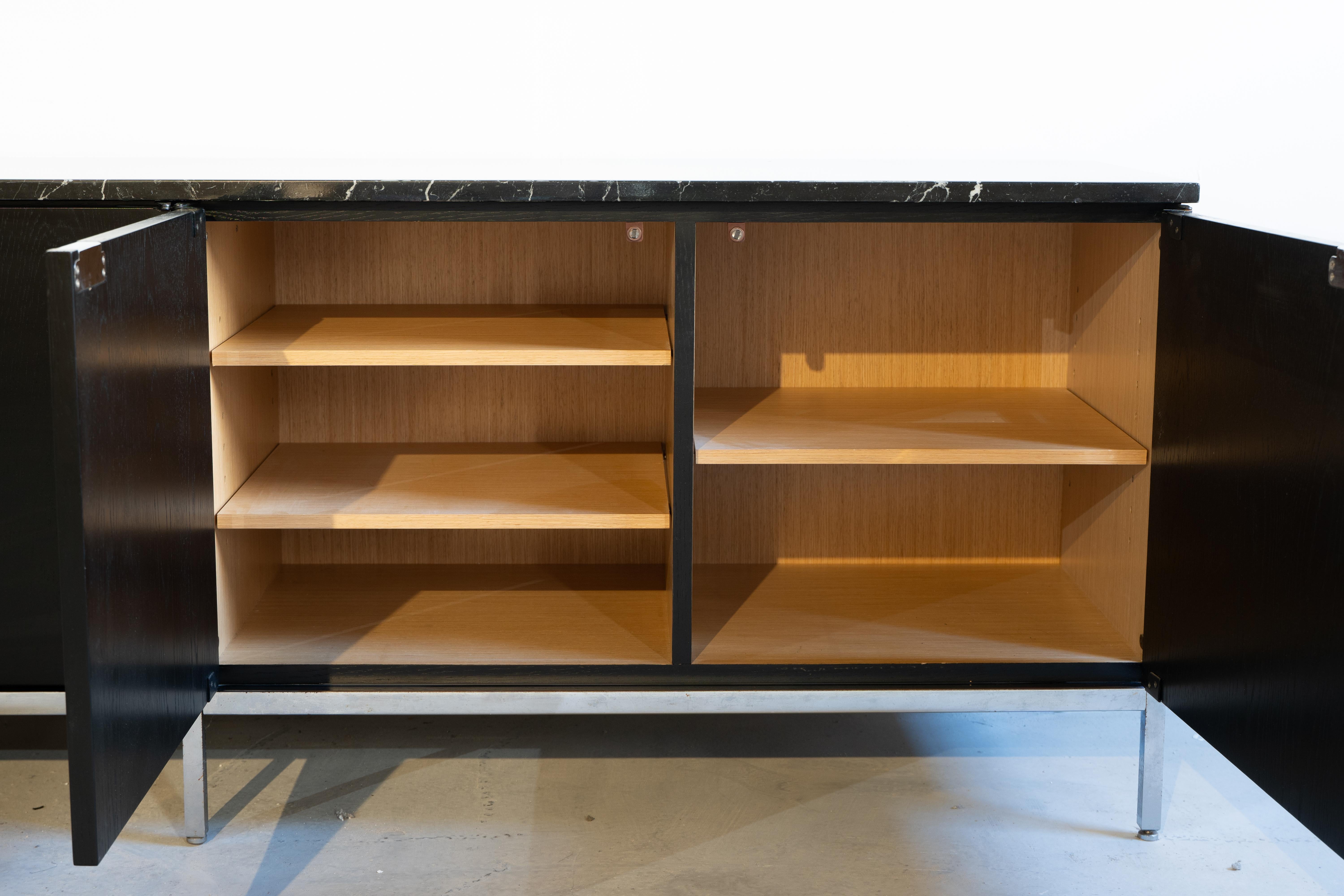 Credenza Aparador de Florence Knoll Tapa de Mármol Knoll International Nero Marqina en Bueno estado para la venta en Berlin, BE