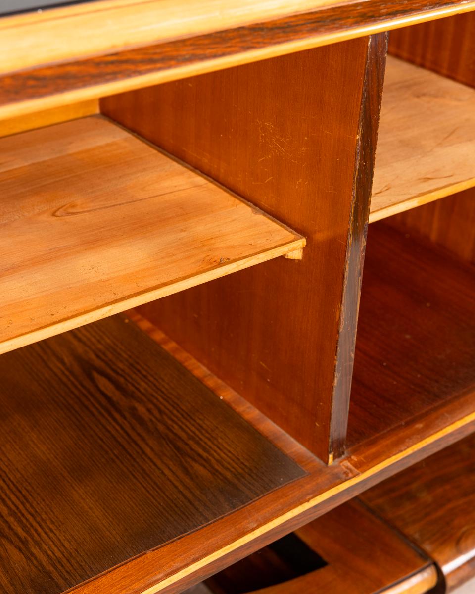 Buffet italien Art Déco des années 1930 en bois et verre 5