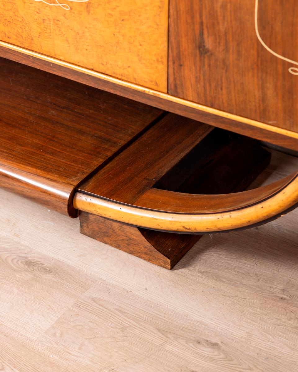 Buffet italien Art Déco des années 1930 en bois et verre 6