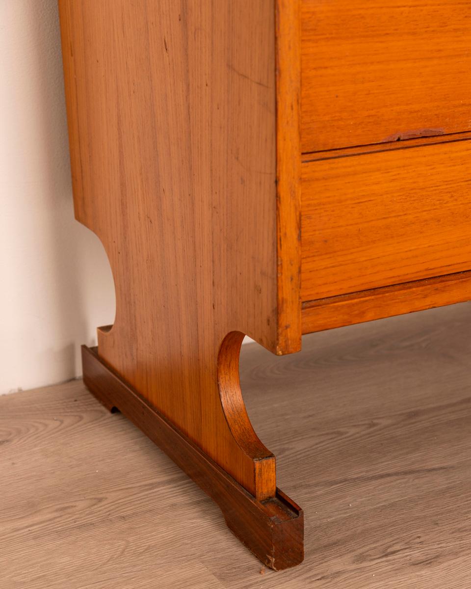 Credenza sideboard vintage anni 60 in legno design Italiano For Sale 2