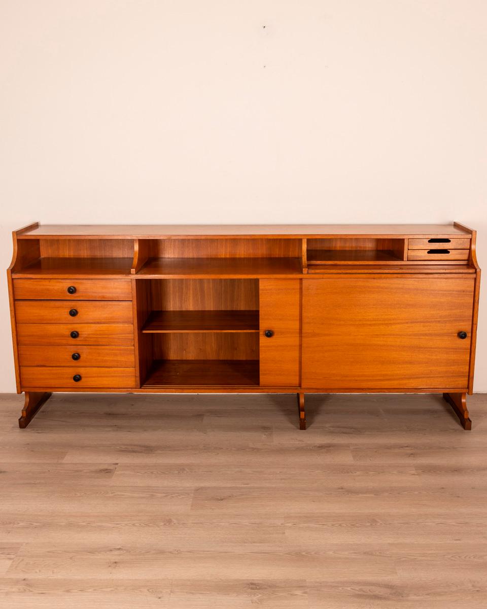 Credenza sideboard vintage anni 60 in legno design Italiano For Sale 3
