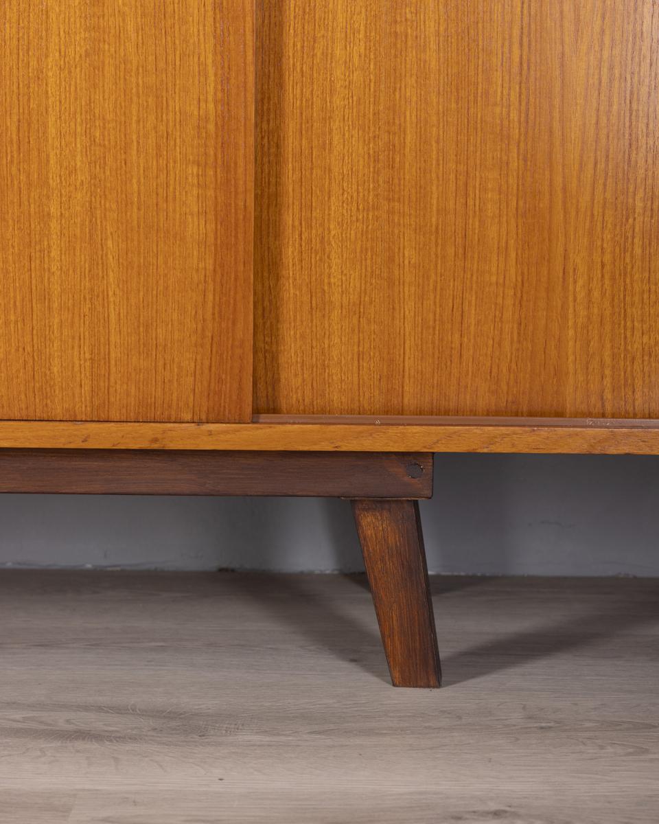 Italienisches Design 60er vintage Anrichte in Teakholz im Zustand „Gut“ im Angebot in None, IT