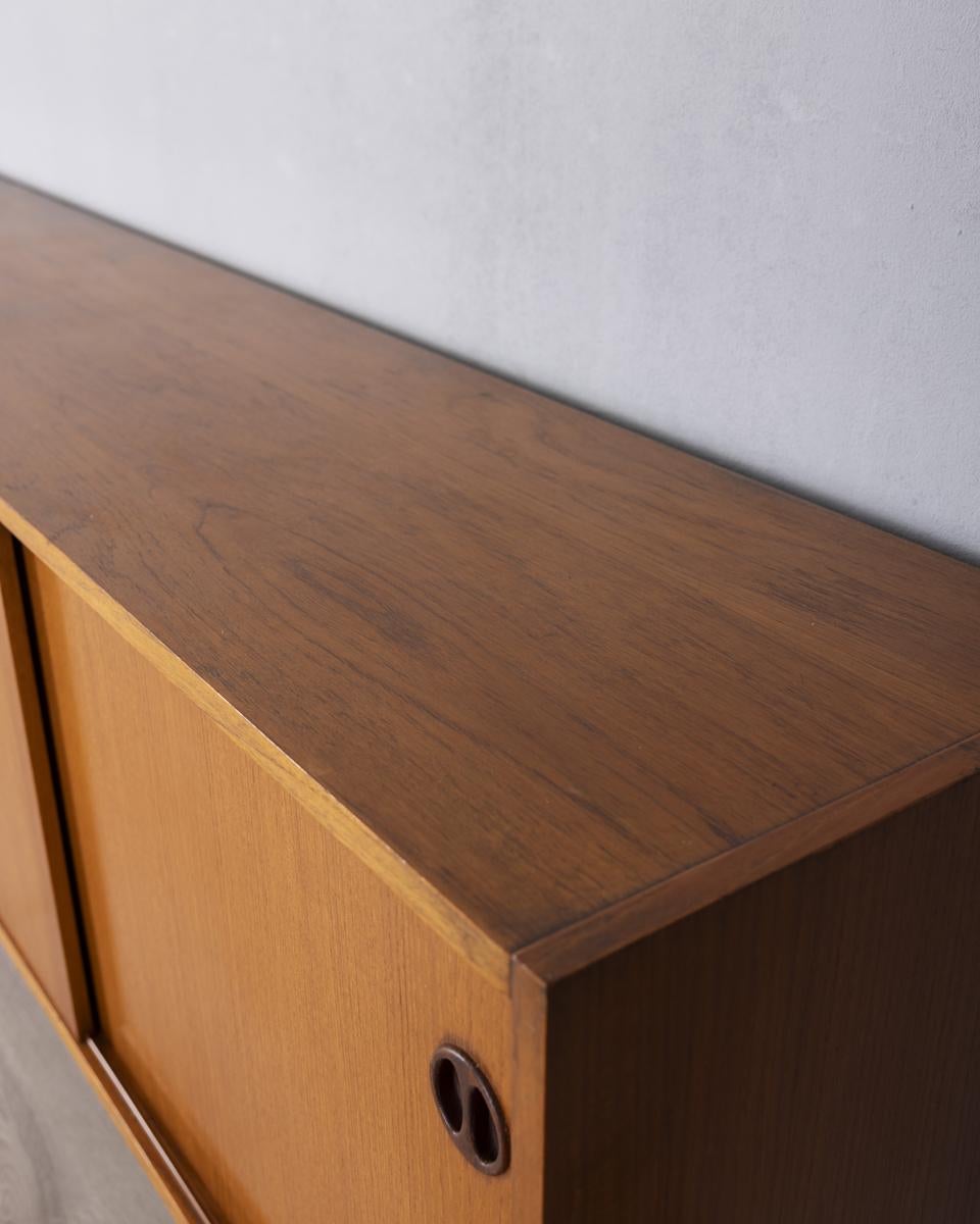 Italienisches Design 60er vintage Anrichte in Teakholz im Angebot 2