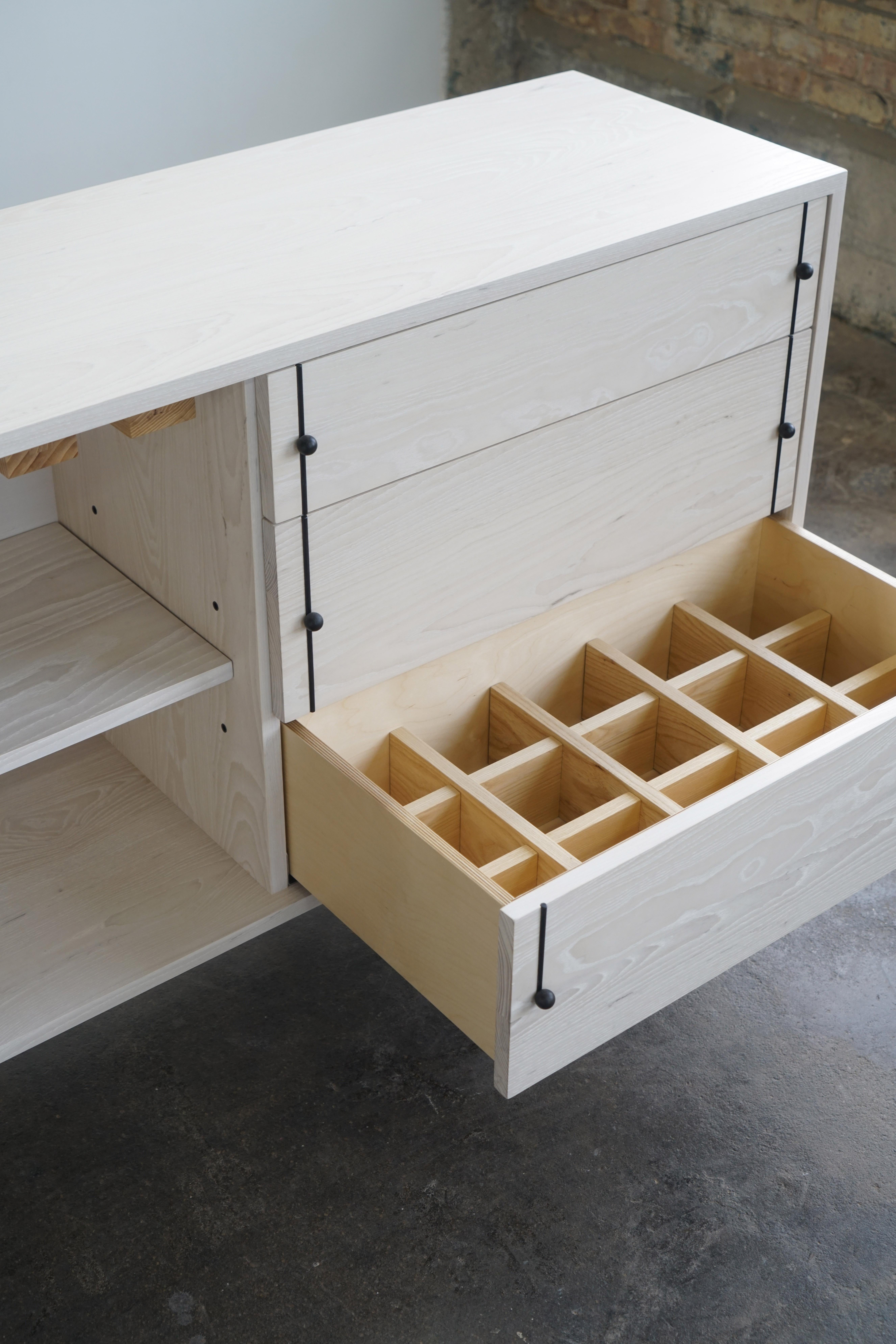Meuble de rangement « Redenza Three Dry Bar » de Last Workshop en frêne blanchi Neuf - En vente à Chicago, IL