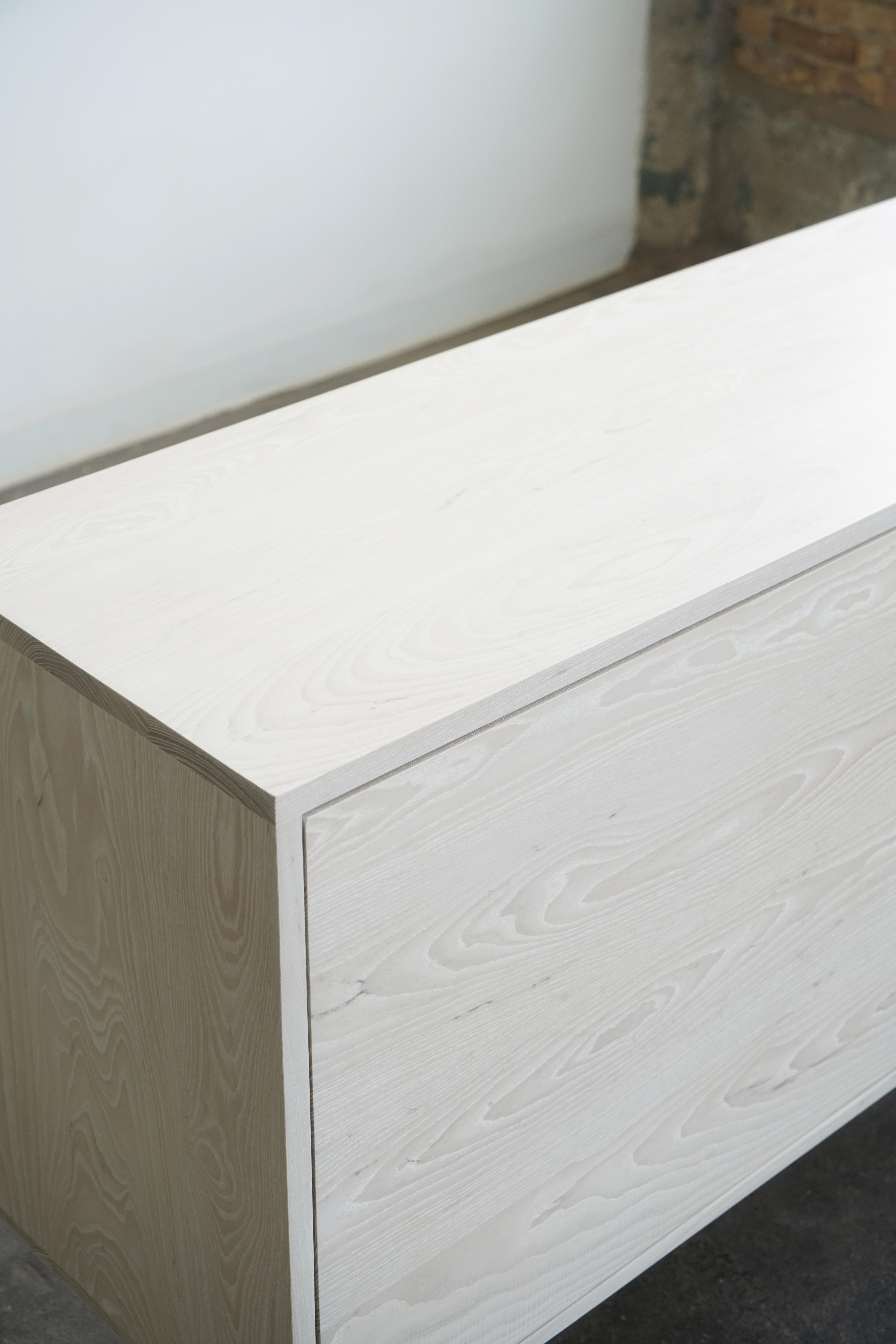 XXIe siècle et contemporain Meuble de rangement « Redenza Three Dry Bar » de Last Workshop en frêne blanchi en vente