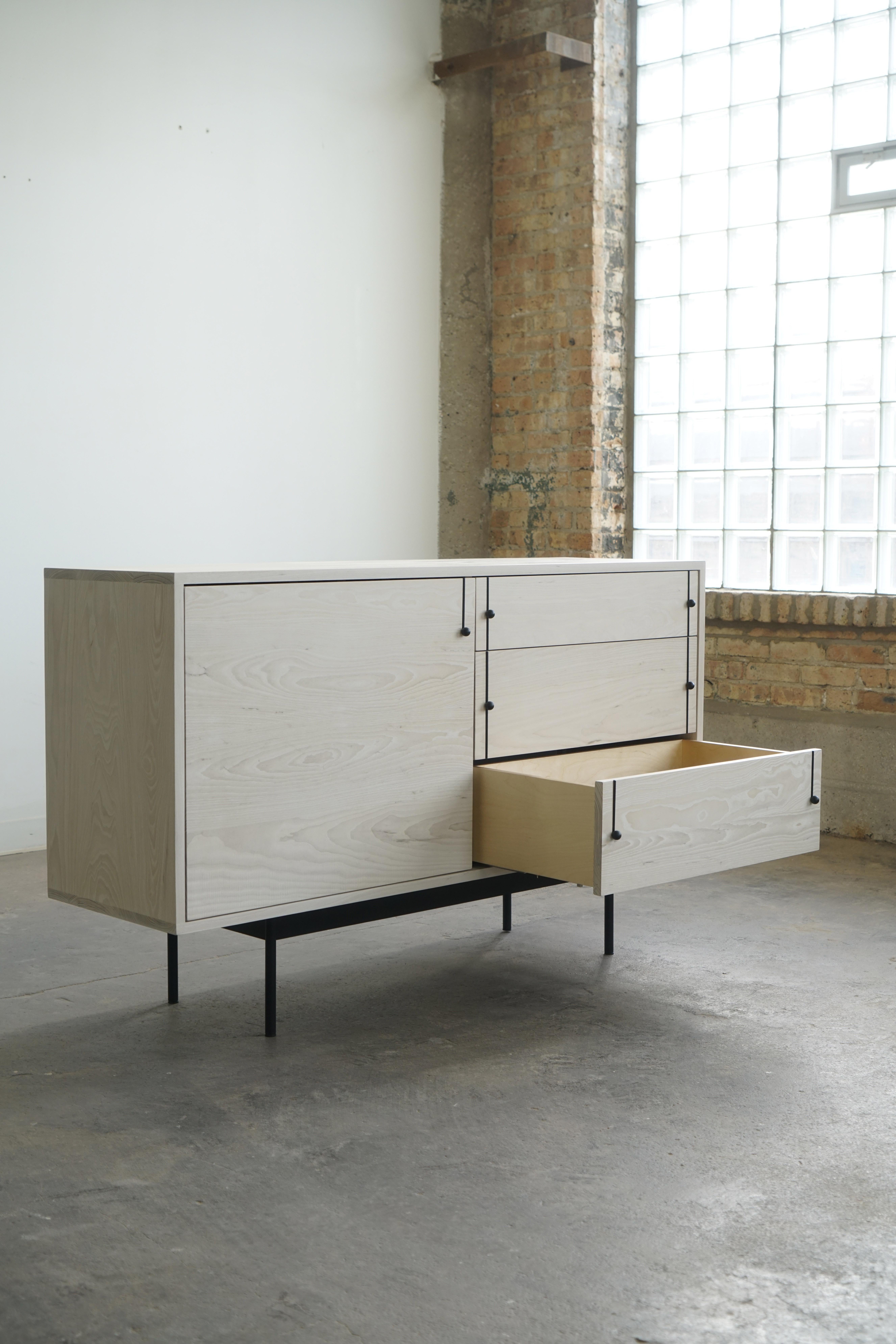 Meuble de rangement « Redenza Three Dry Bar » de Last Workshop en frêne blanchi en vente 1
