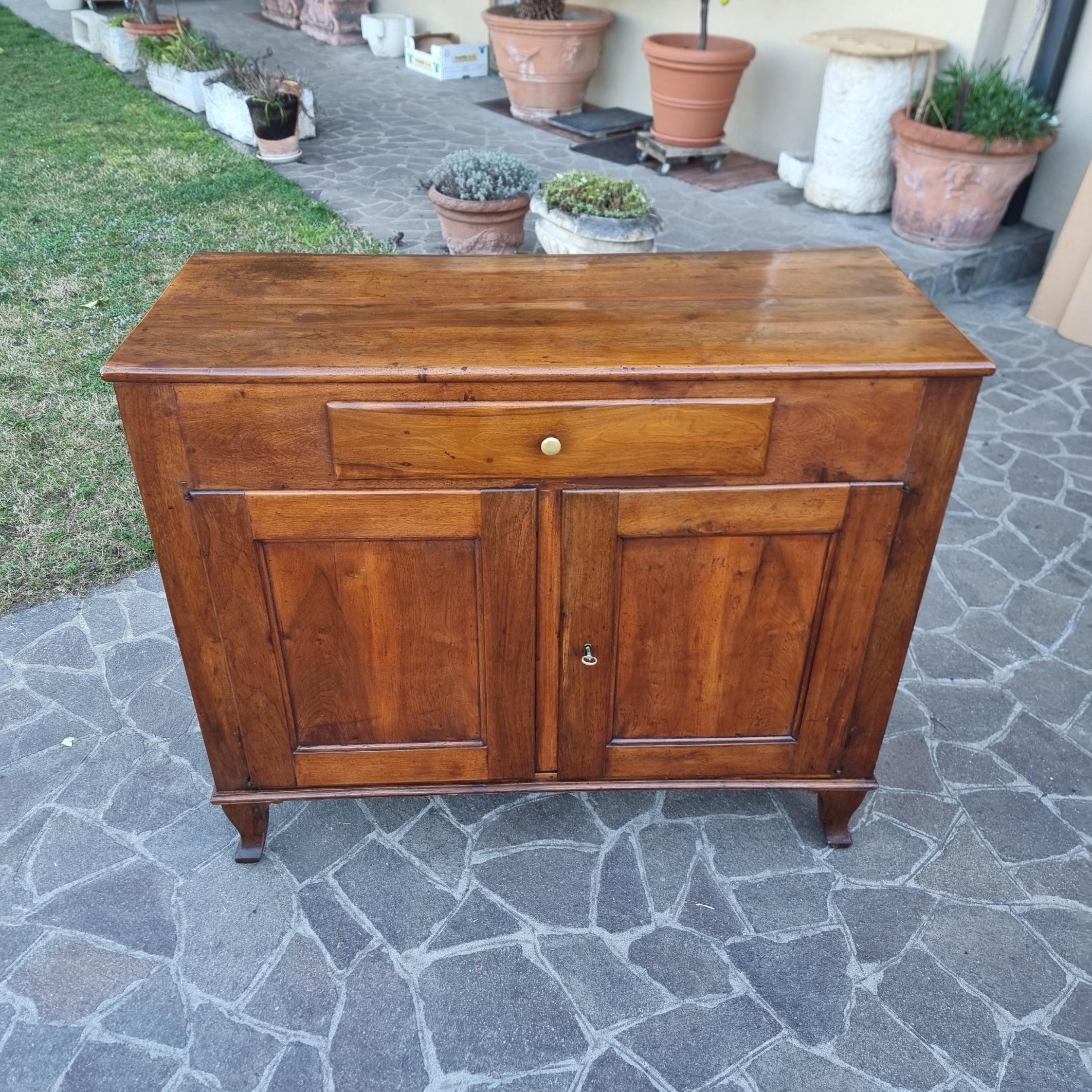 Buffet en noyer de Vénétie de la fin du XVIIIe siècle en vente 5