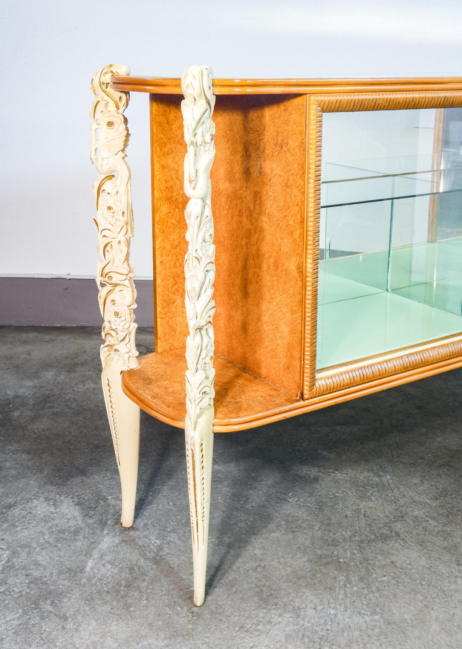 Buffet, vitrine LA PERMANENTE MOBILI CANTÙ, pieds en bois sculpté. 1940s en vente 4