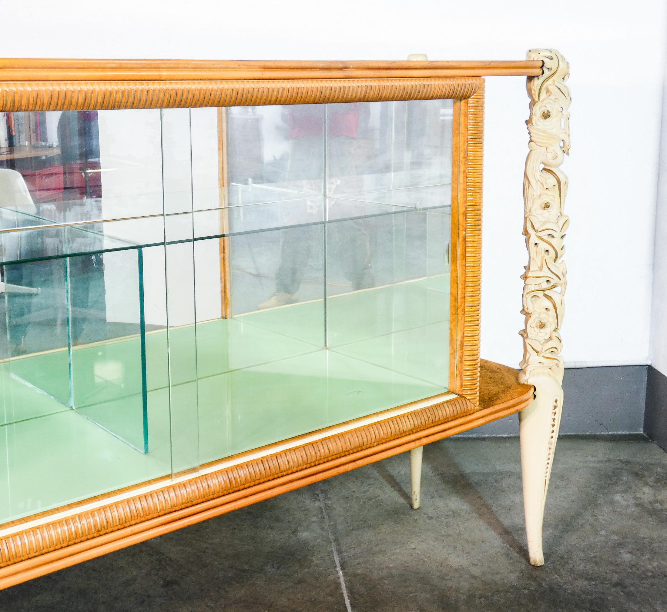 Buffet, vitrine LA PERMANENTE MOBILI CANTÙ, pieds en bois sculpté. 1940s en vente 5