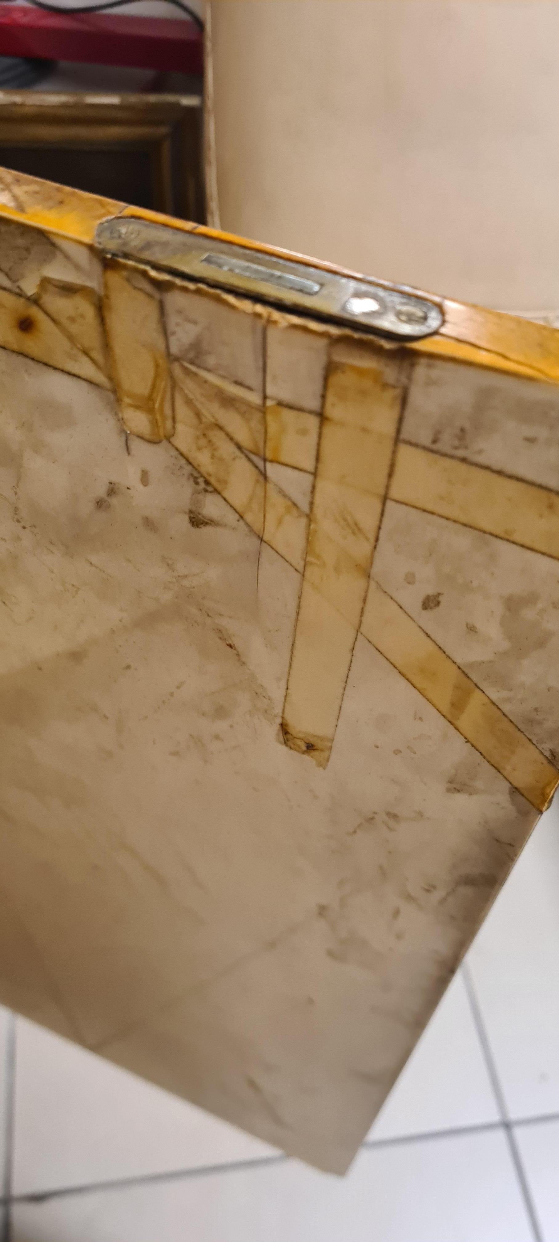 Buffet vintage des années 1950 avec décorations 7
