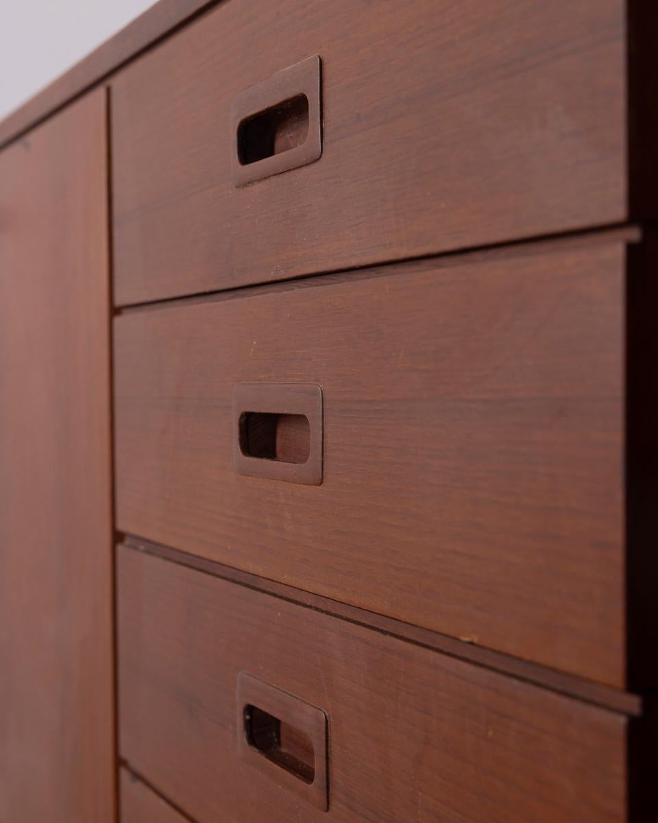 Credenza vintage anni '60 in legno di Teak di design Italiano Moderno de mediados de siglo en venta