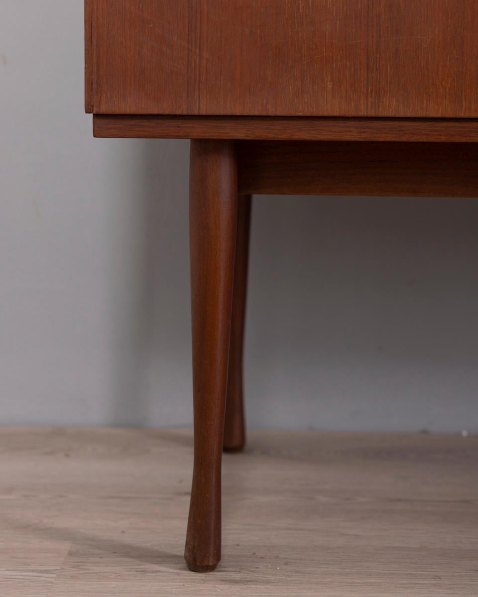 Credenza vintage anni '60 in legno di Teak di design Italiano mediados del siglo XX en venta