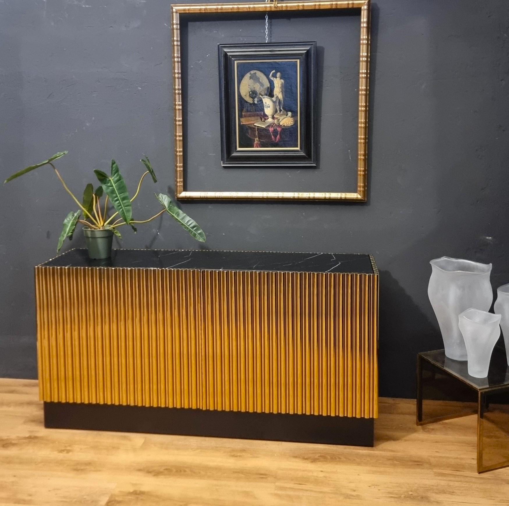 Vintage-Anrichte aus vergoldetem Stahl mit Steinplatte in Marmoroptik im Angebot 2