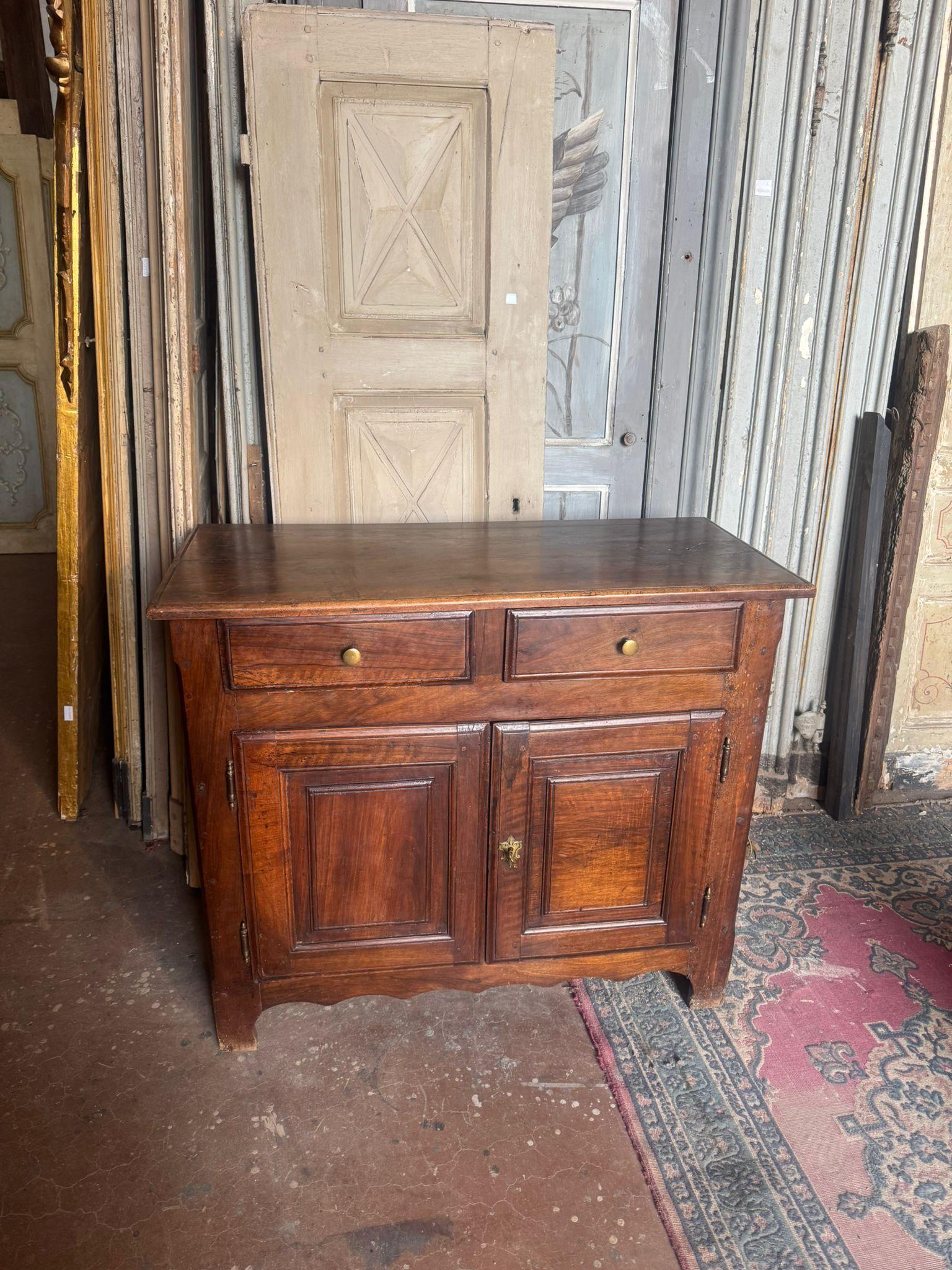 Noce Credenze, Credenza, mobile in legno a due ante e due cassetti, Italia in vendita