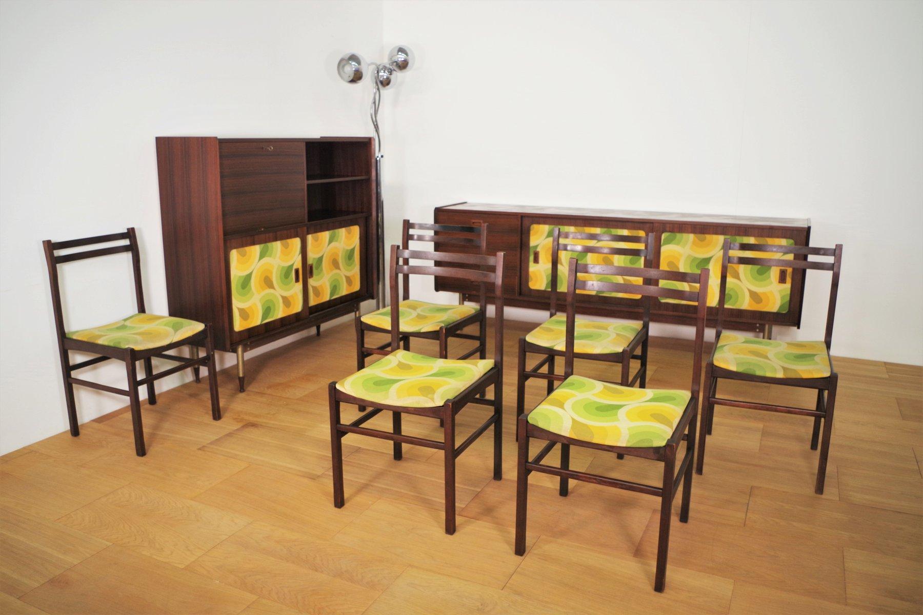 Un conjunto de muebles vintage italianos originales de los años 60 con un estilo distintivo y colorido típico del diseño de la época.
Un conjunto de muebles vintage italianos originales de los años 60 con un estilo distintivo y colorido típico del