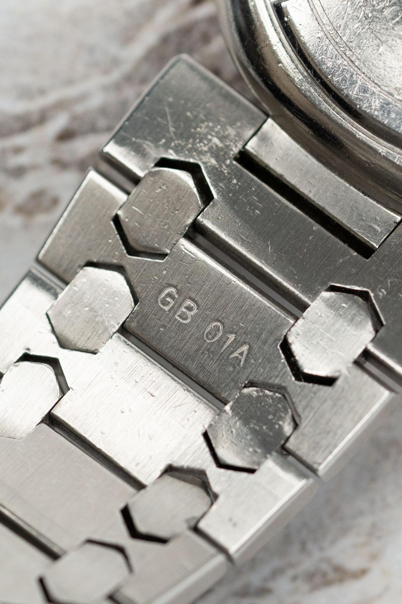 Credor Lokomotive KEH018 5932-5020 Texturiertes schwarzes Sonnenschliff-Zifferblatt von Gerald Genta im Angebot 1