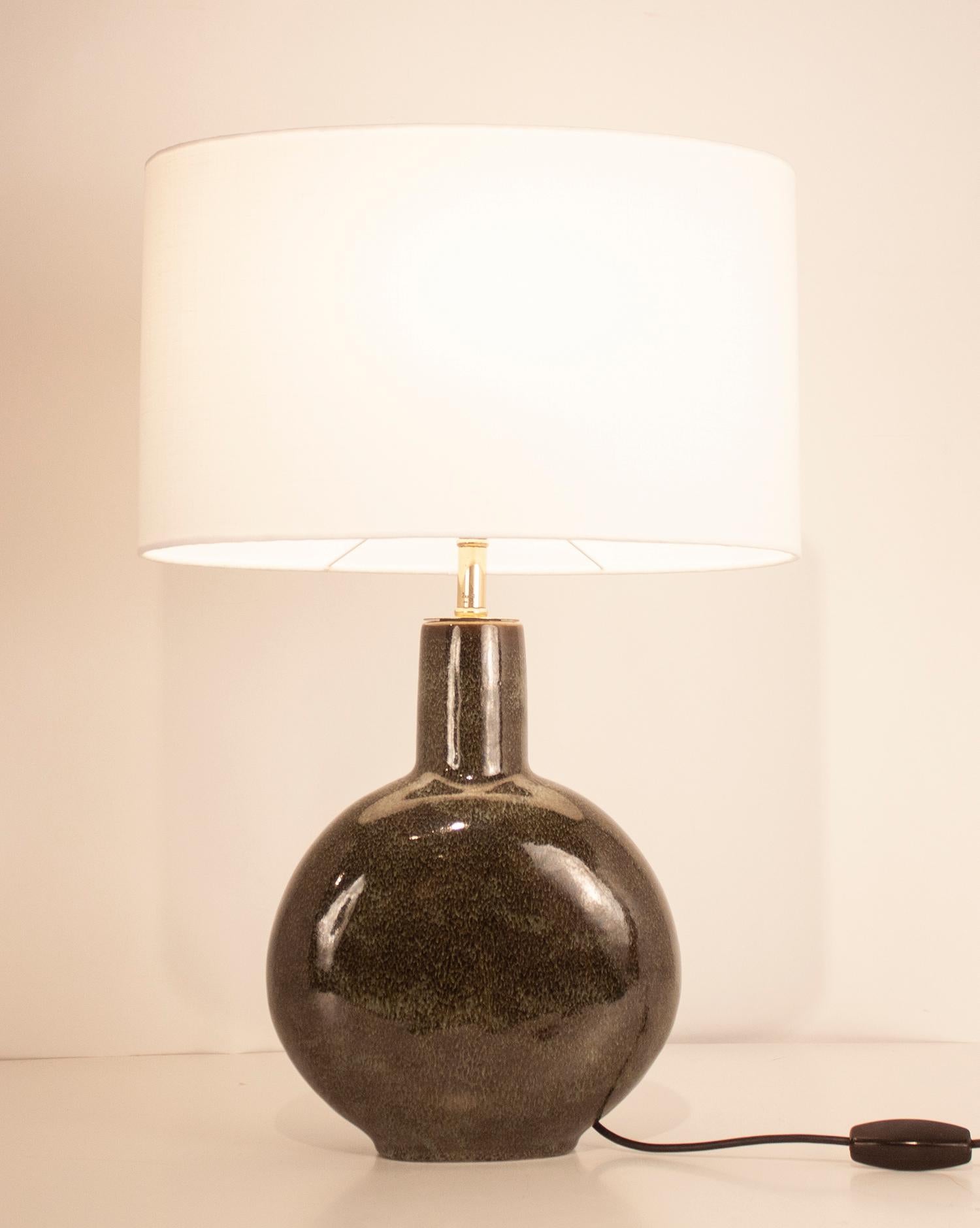 Late 20th Century Mid-century Modern, Green Ceramic and Brass Table Lamp by Valenti, Spain 1970s For Sale