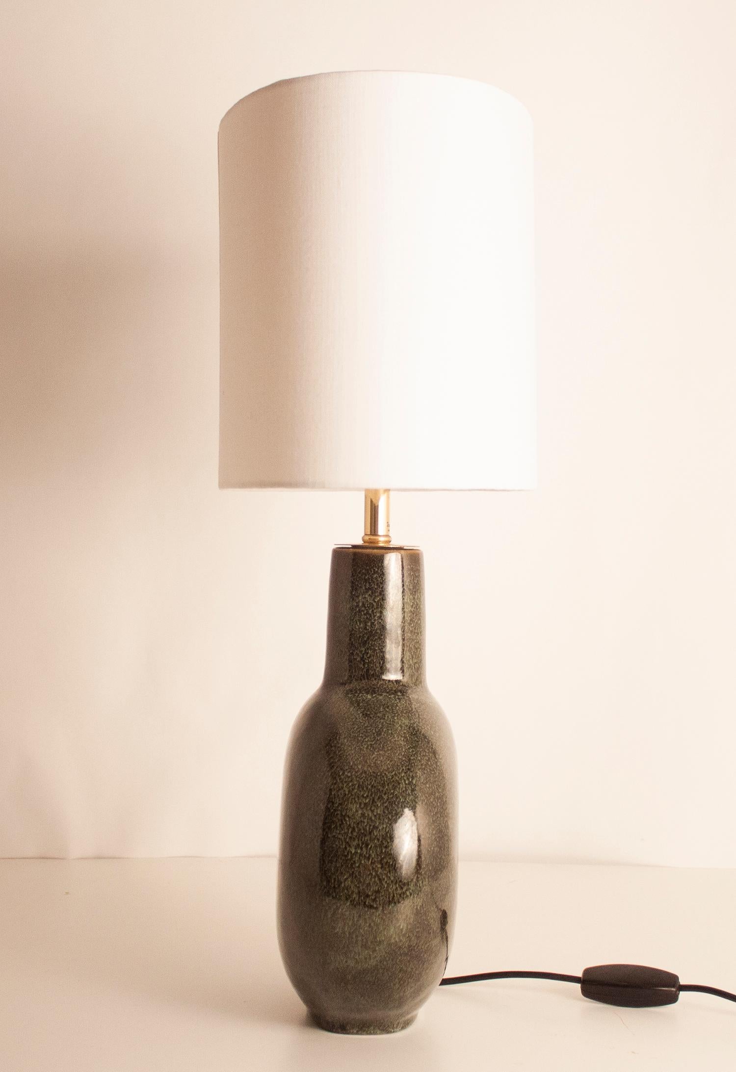 Mid-century Modern, Green Ceramic and Brass Table Lamp by Valenti, Spain 1970s For Sale 3