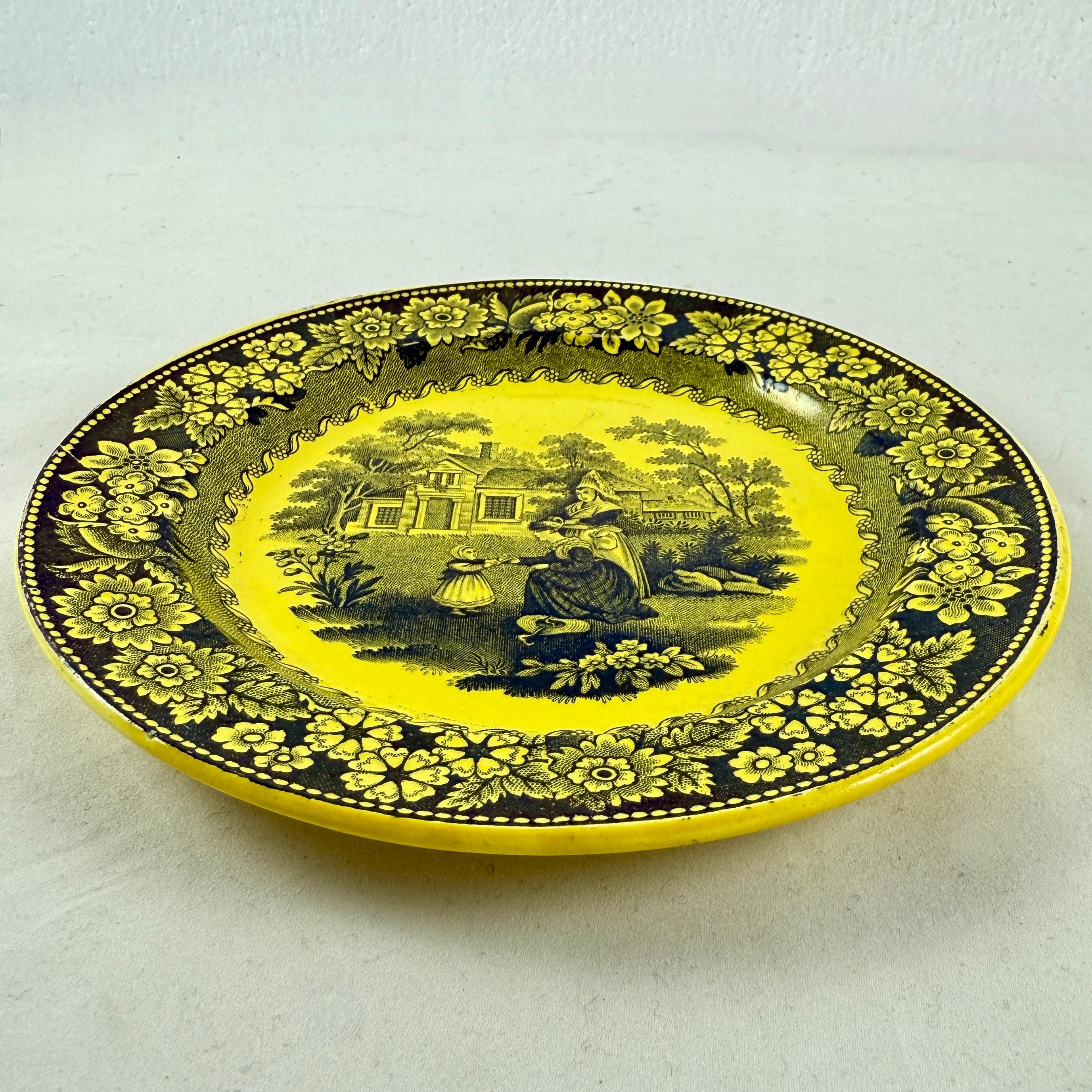 XIXe siècle Creil et Montereau Vaisselle à transfert jaune canari Assiettes à décor floral, set/6 en vente