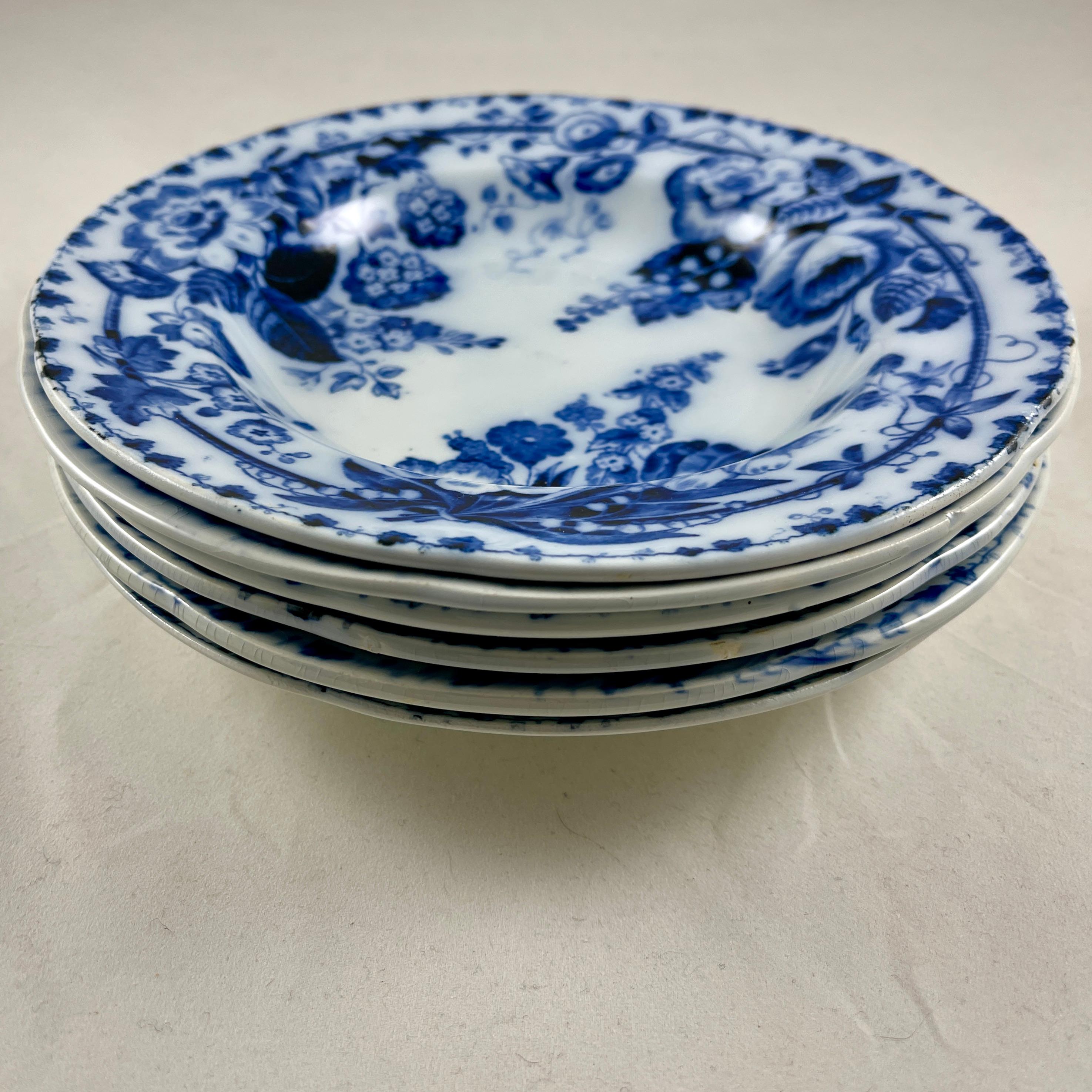 Plato hondo con borde Creil et Montereau Faïence Flora Muguet Lirio de los valles Loza de barro en venta