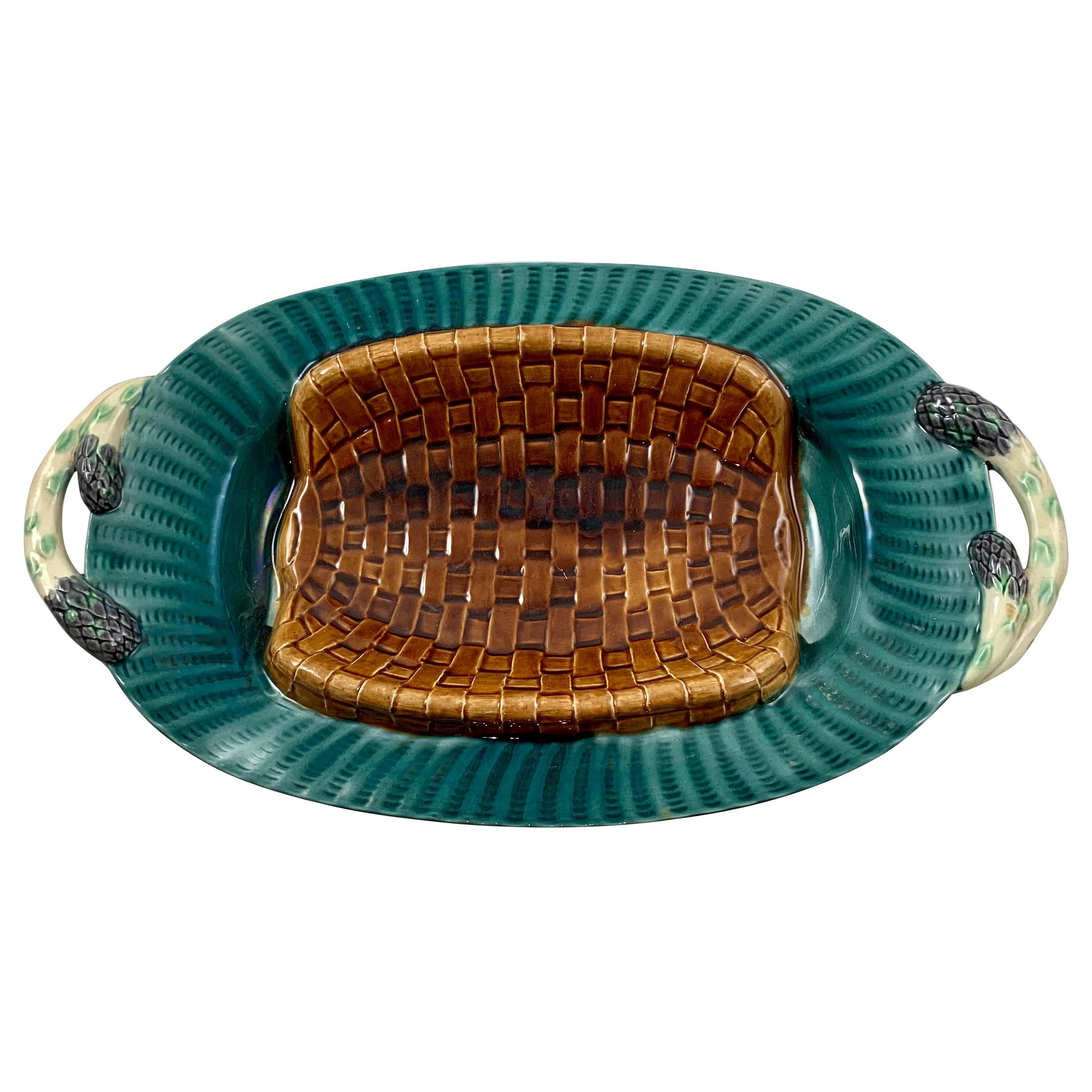 Creil et Montereau French Majolica Trompe L'oeil Asparagus Server, circa 1890 For Sale