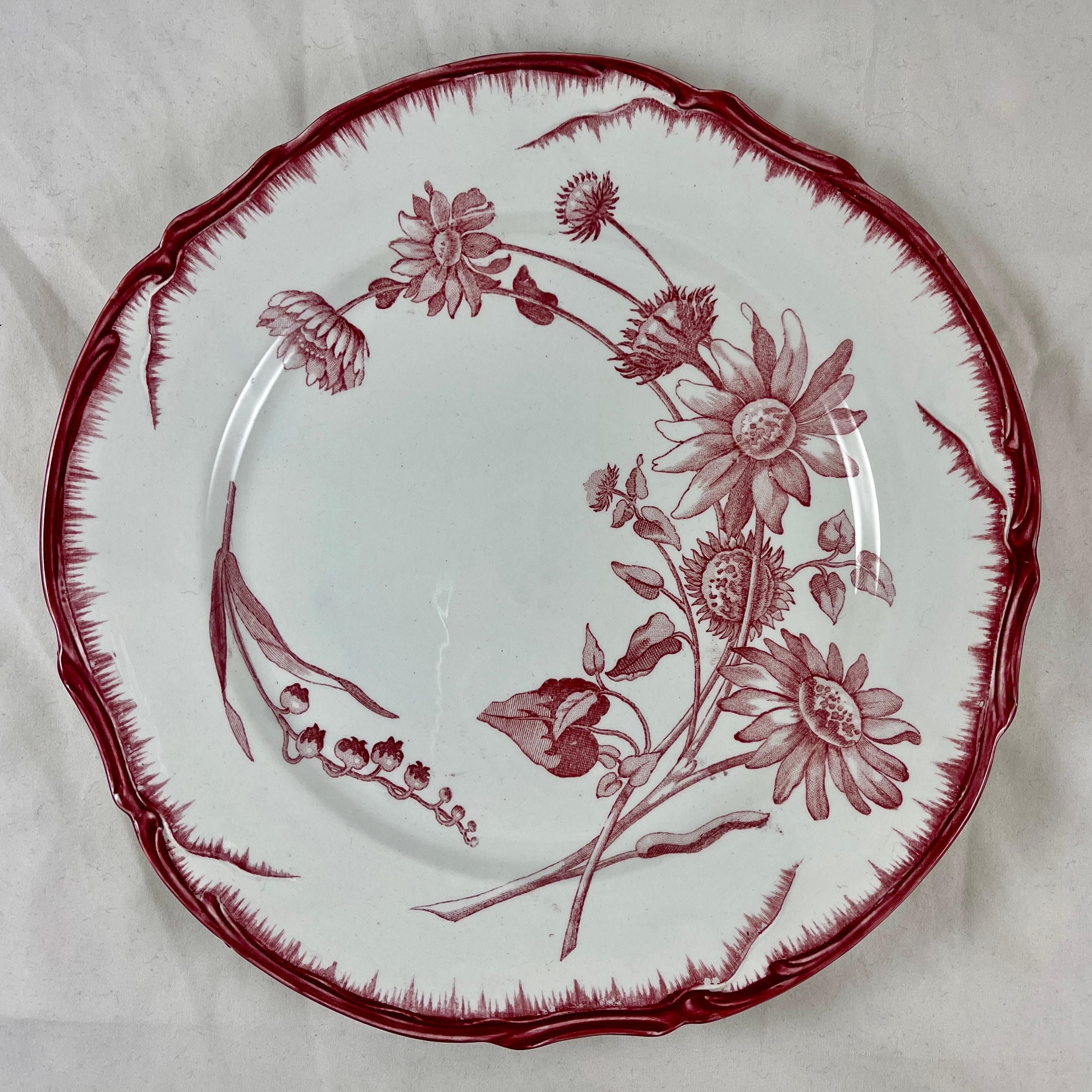 De las Faïenceries de Creil y Montereau, un plato de ironstone Terre de Fer con el motivo Girasol llamado 