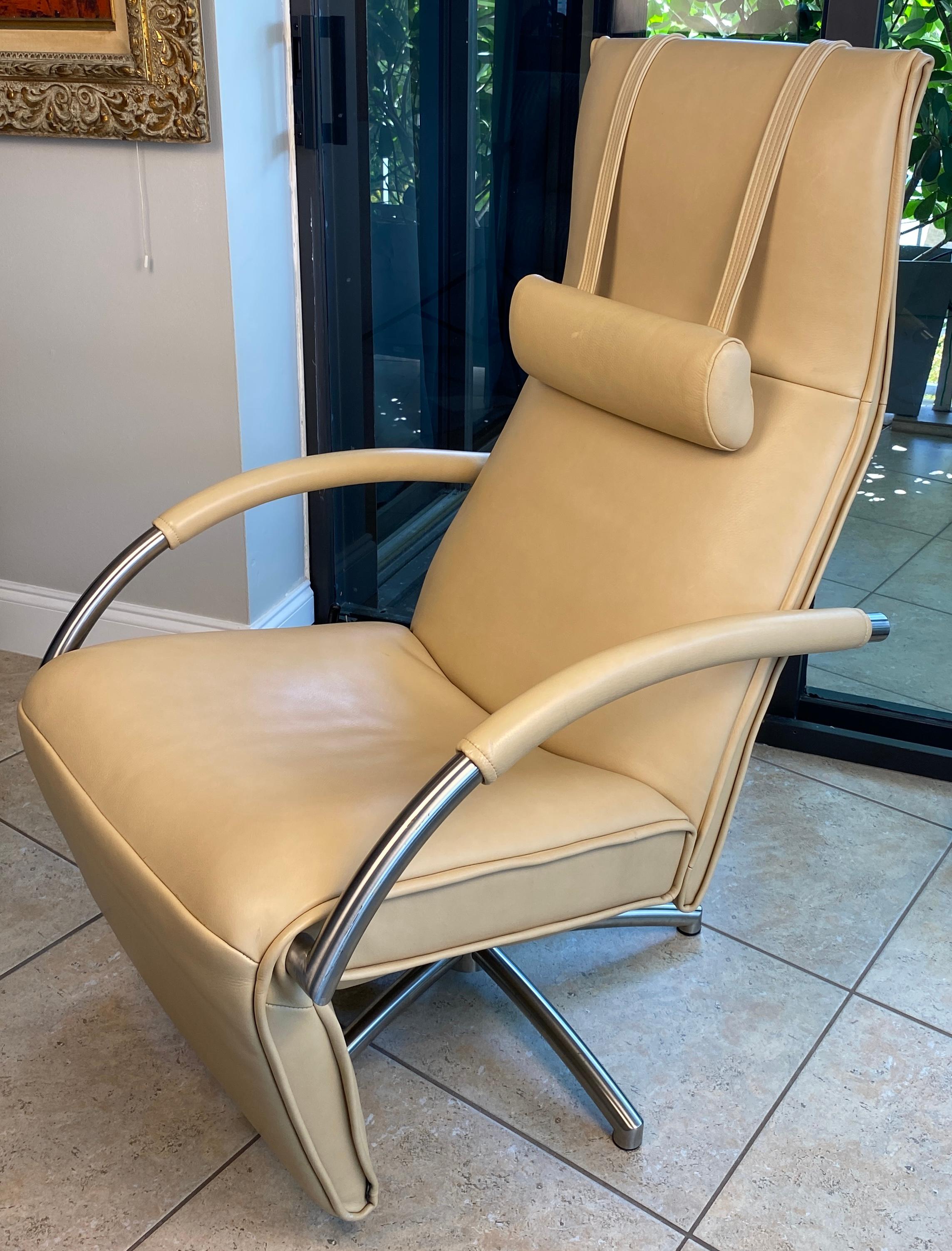 Creme Color Leather Lounge Chair, Mensana JR 7260 Armchair by Jori For Sale 3