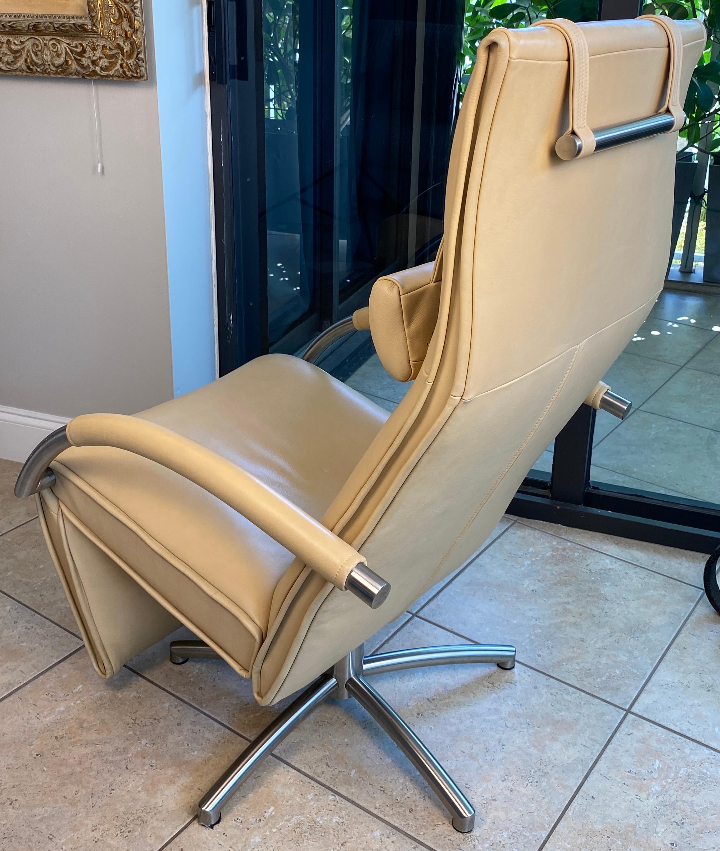 Creme Color Leather Lounge Chair, Mensana JR 7260 Armchair by Jori For Sale 4