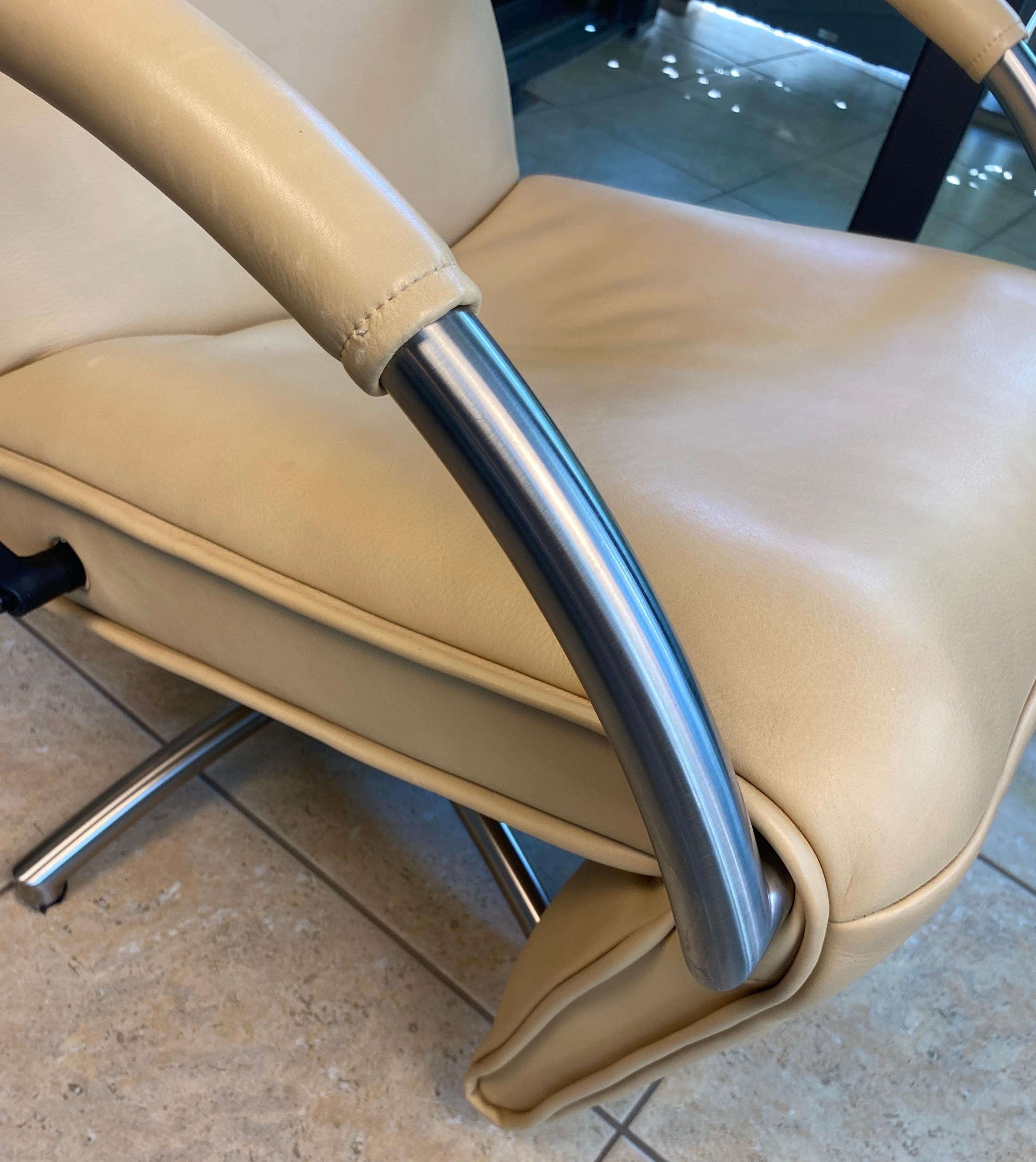 Brushed Creme Color Leather Lounge Chair, Mensana JR 7260 Armchair by Jori For Sale