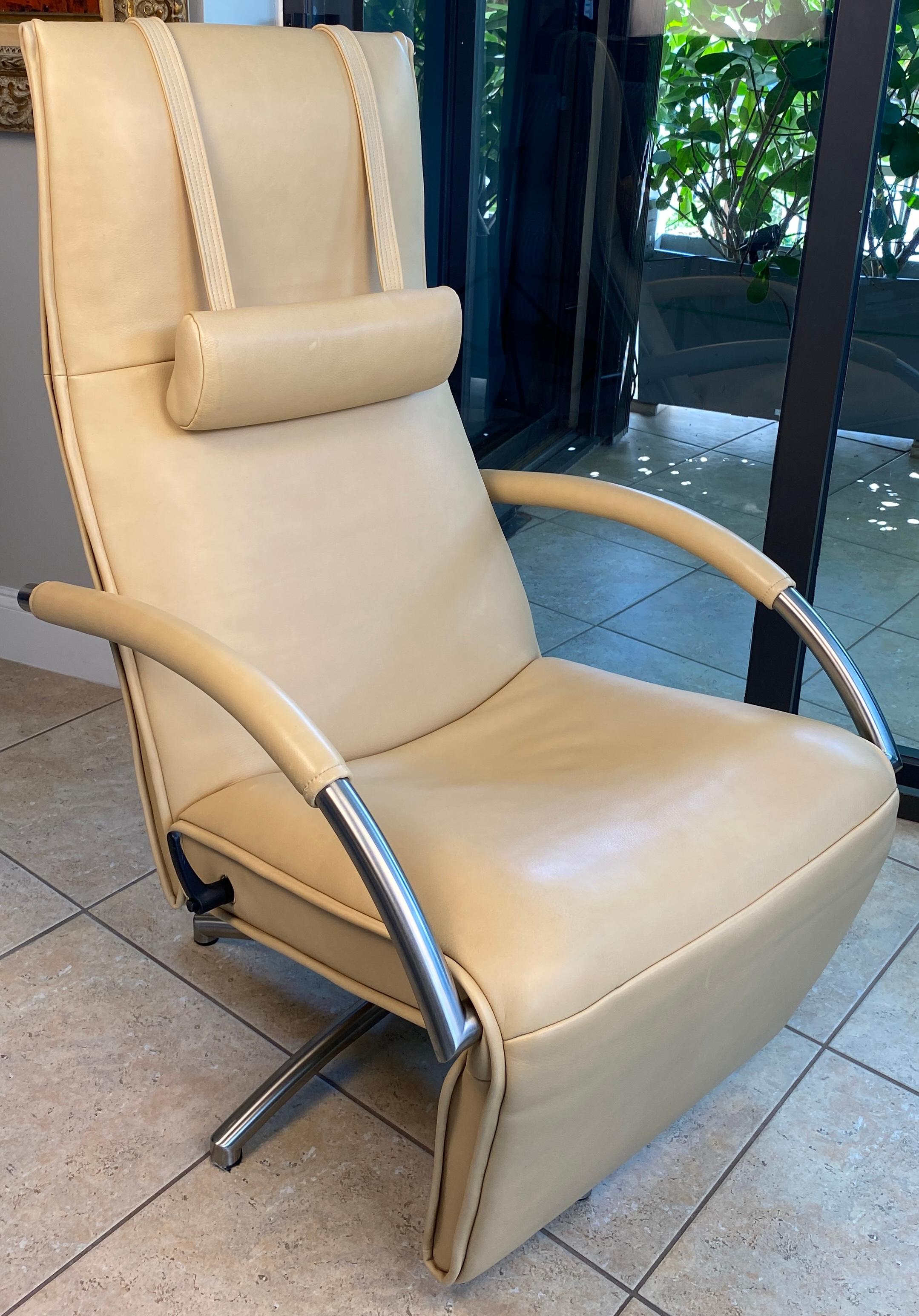 Creme Color Leather Lounge Chair, Mensana JR 7260 Armchair by Jori For Sale 1