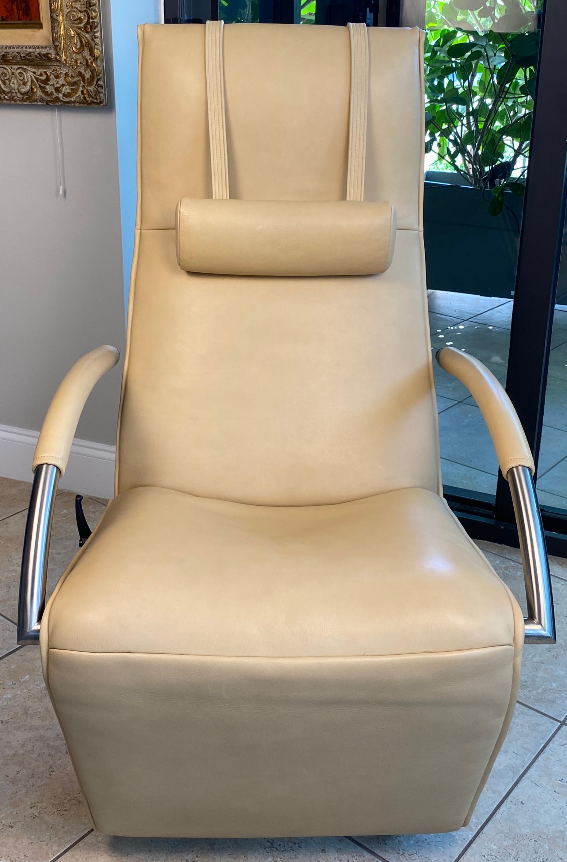 Creme Color Leather Lounge Chair, Mensana JR 7260 Armchair by Jori For Sale 2