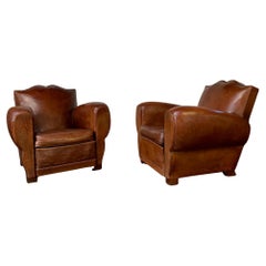 Crème de la crème! Una coppia di sedie da club in pelle francese degli anni '40 Moustache Models