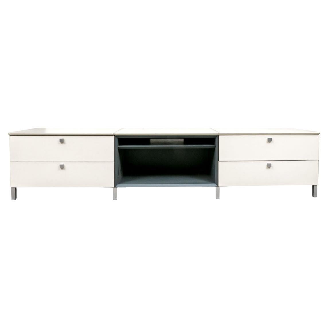 Armoire murale Poltrona Frau Low trois pièces en cuir crème