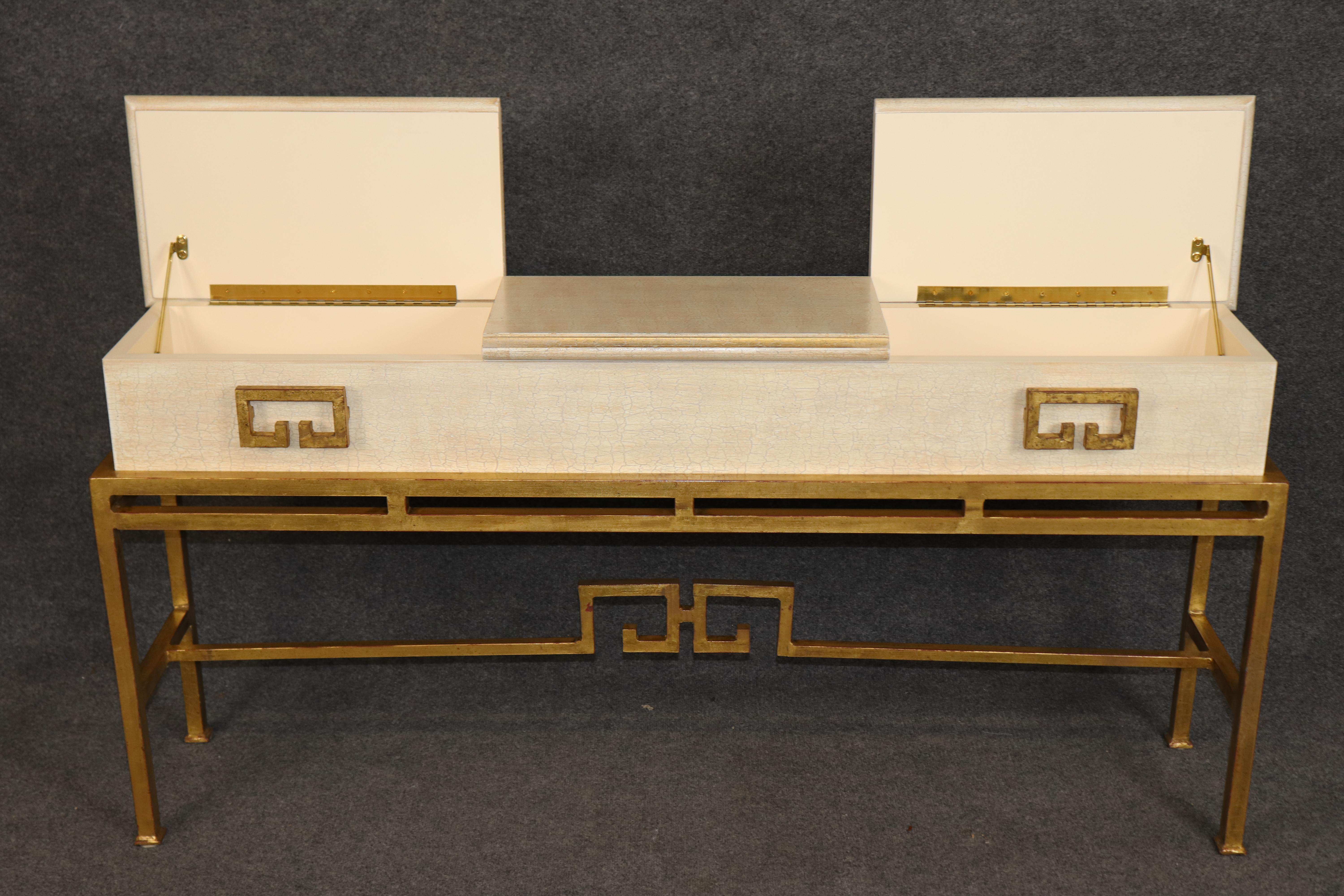 Creme Schmal Tiefe beendet vergoldetes Eisen Hollywood Regency Stil Konsole Tisch im Angebot 3