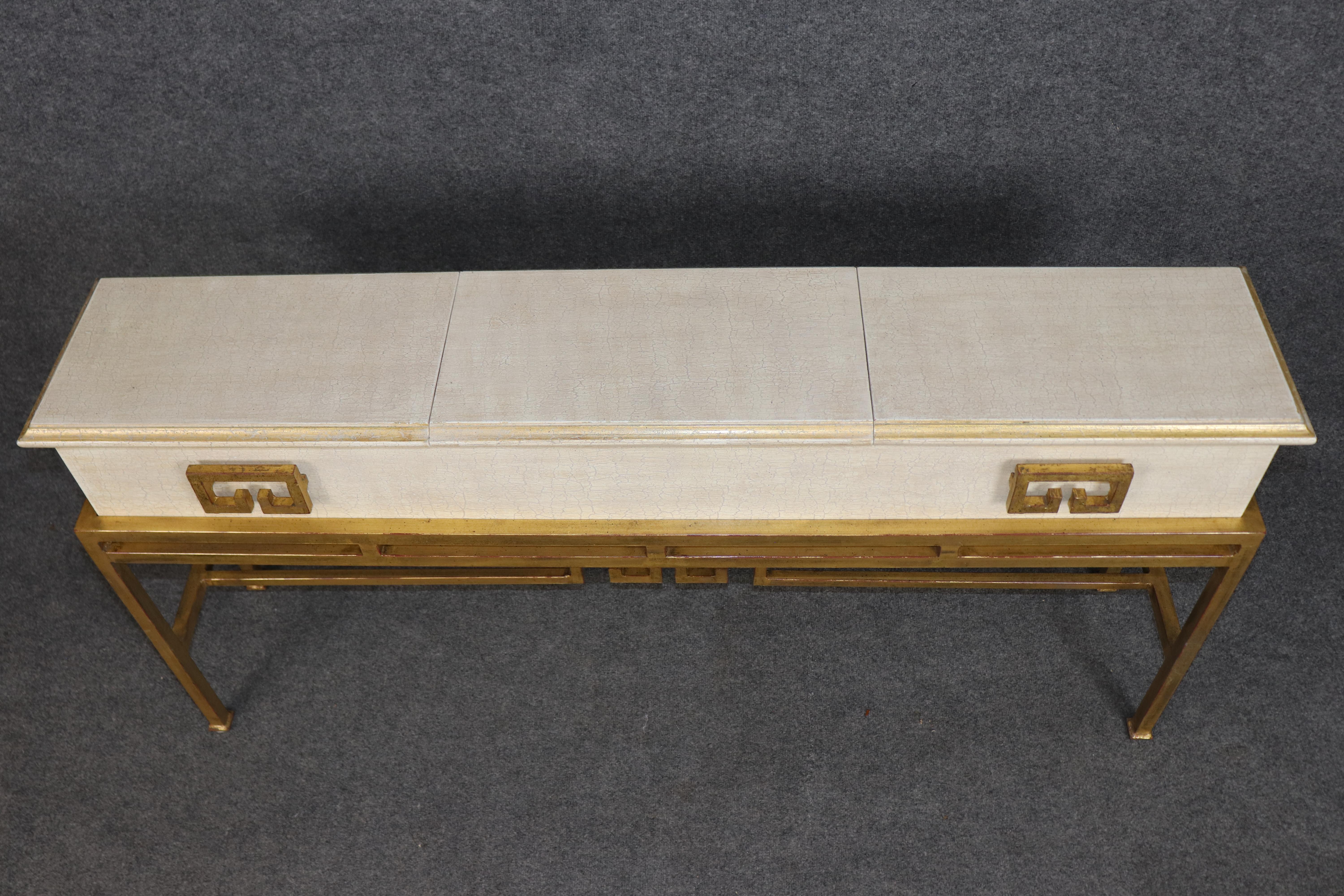 Creme Schmal Tiefe beendet vergoldetes Eisen Hollywood Regency Stil Konsole Tisch im Angebot 4