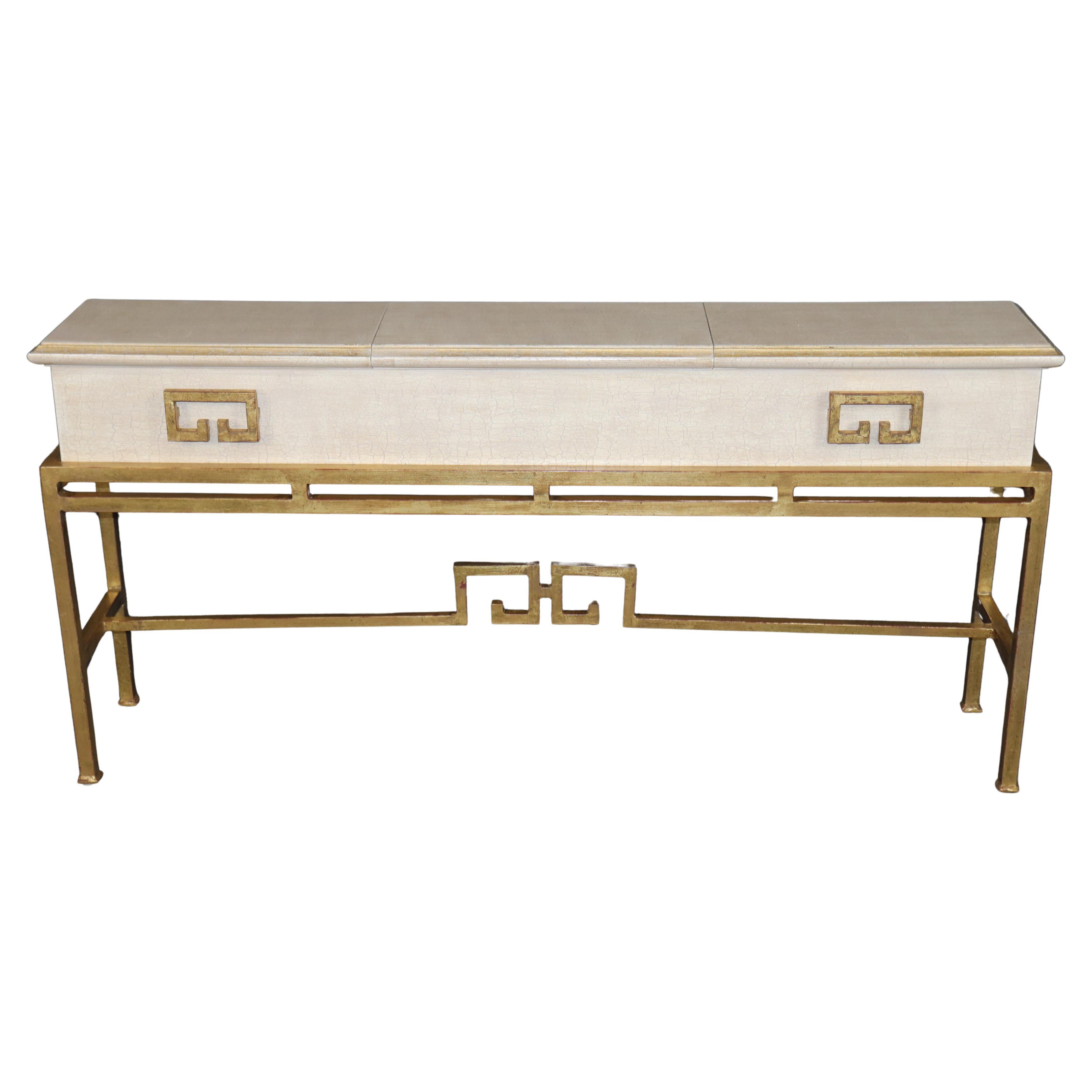 Creme Schmal Tiefe beendet vergoldetes Eisen Hollywood Regency Stil Konsole Tisch im Angebot