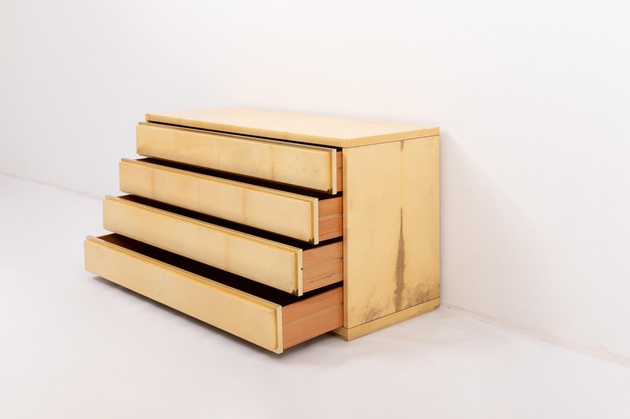 Crème Vellum Chest of Drawers w. Brass Details by Aldo Tura - Italy 1970s  In Good Condition For Sale In New York, NY