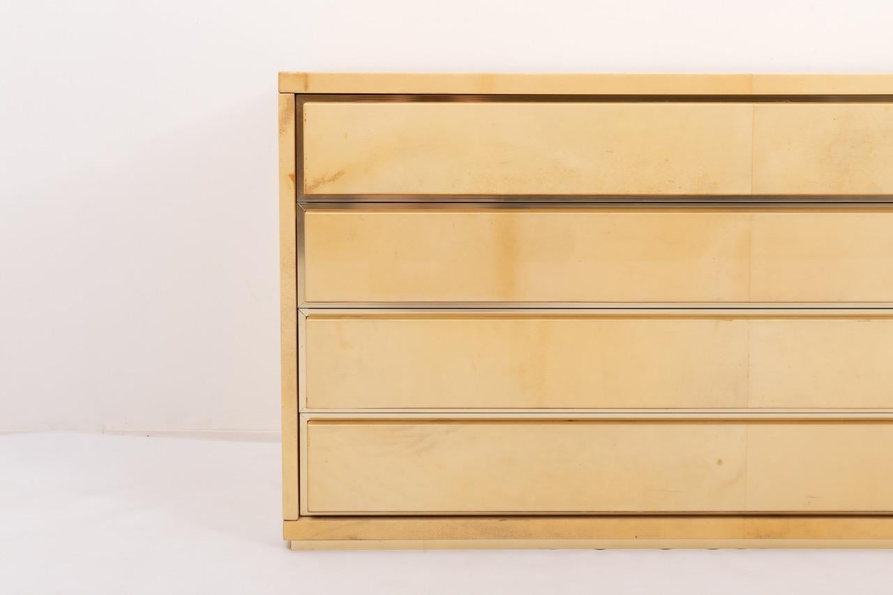 Crème Vellum Chest of Drawers w. Brass Details by Aldo Tura - Italy 1970s  For Sale 1