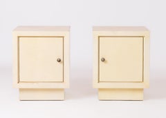 Tables de nuit Creme Velum & Fruitwood à la manière de JM Frank - France années 1950