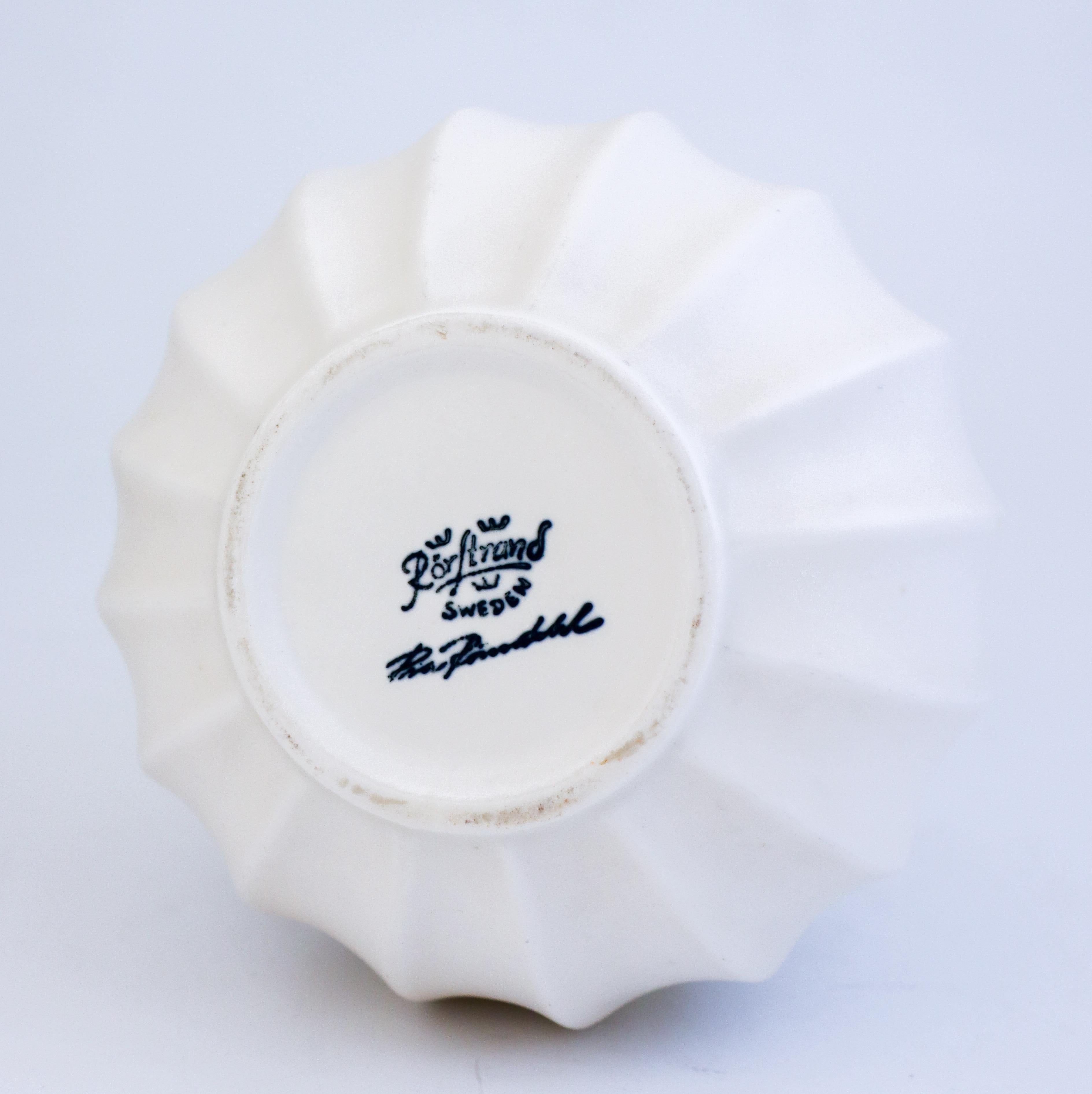 Ceramica Vaso in porcellana bianco crema - Pia Rönndahl Rörstrand - The Modern Scandinavian in vendita