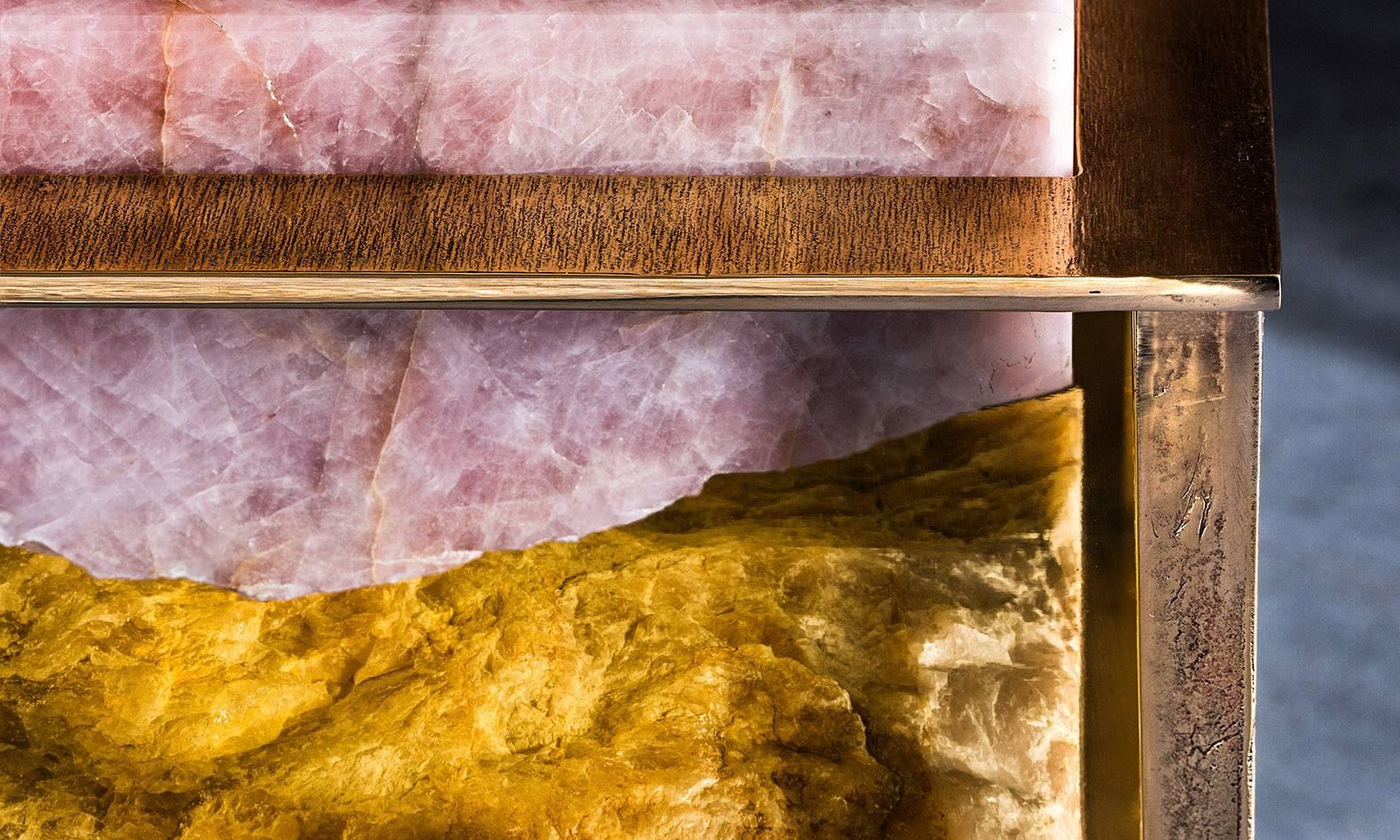 italien Table d'appoint Cremino en onyx rose fabriquée à la main par Gianluca Pacchioni en vente
