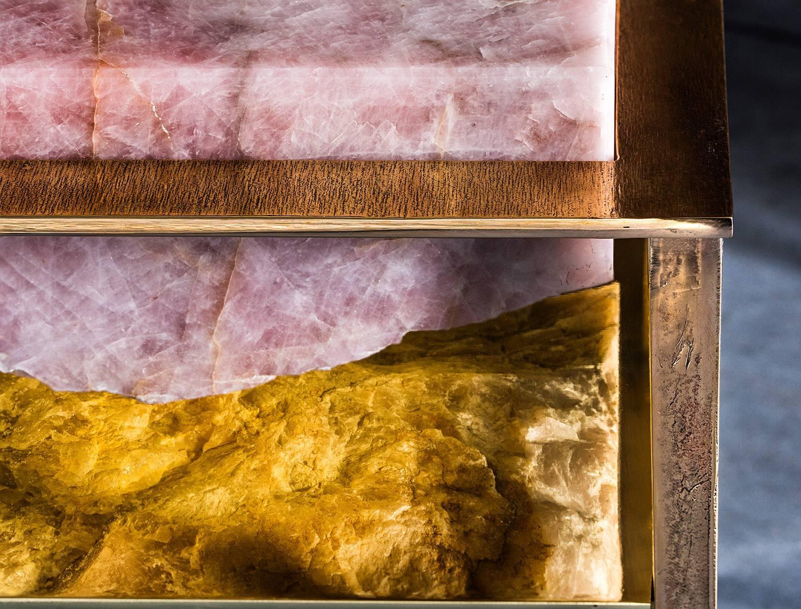 Moulage Table d'appoint Cremino en onyx rose fabriquée à la main par Gianluca Pacchioni en vente
