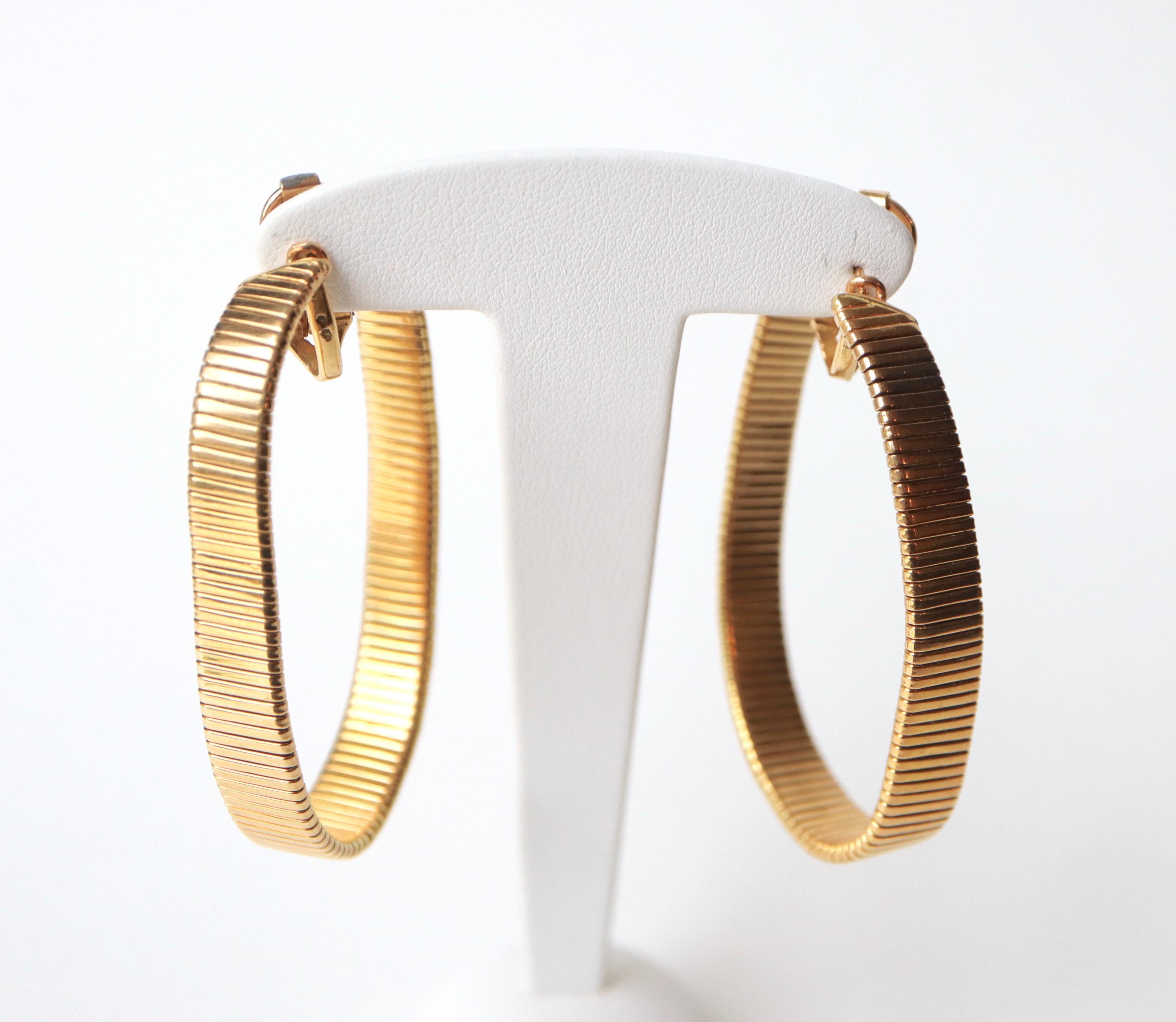Boucles d'oreilles Creole en maille spiralée en or jaune 18 carats en vente 1