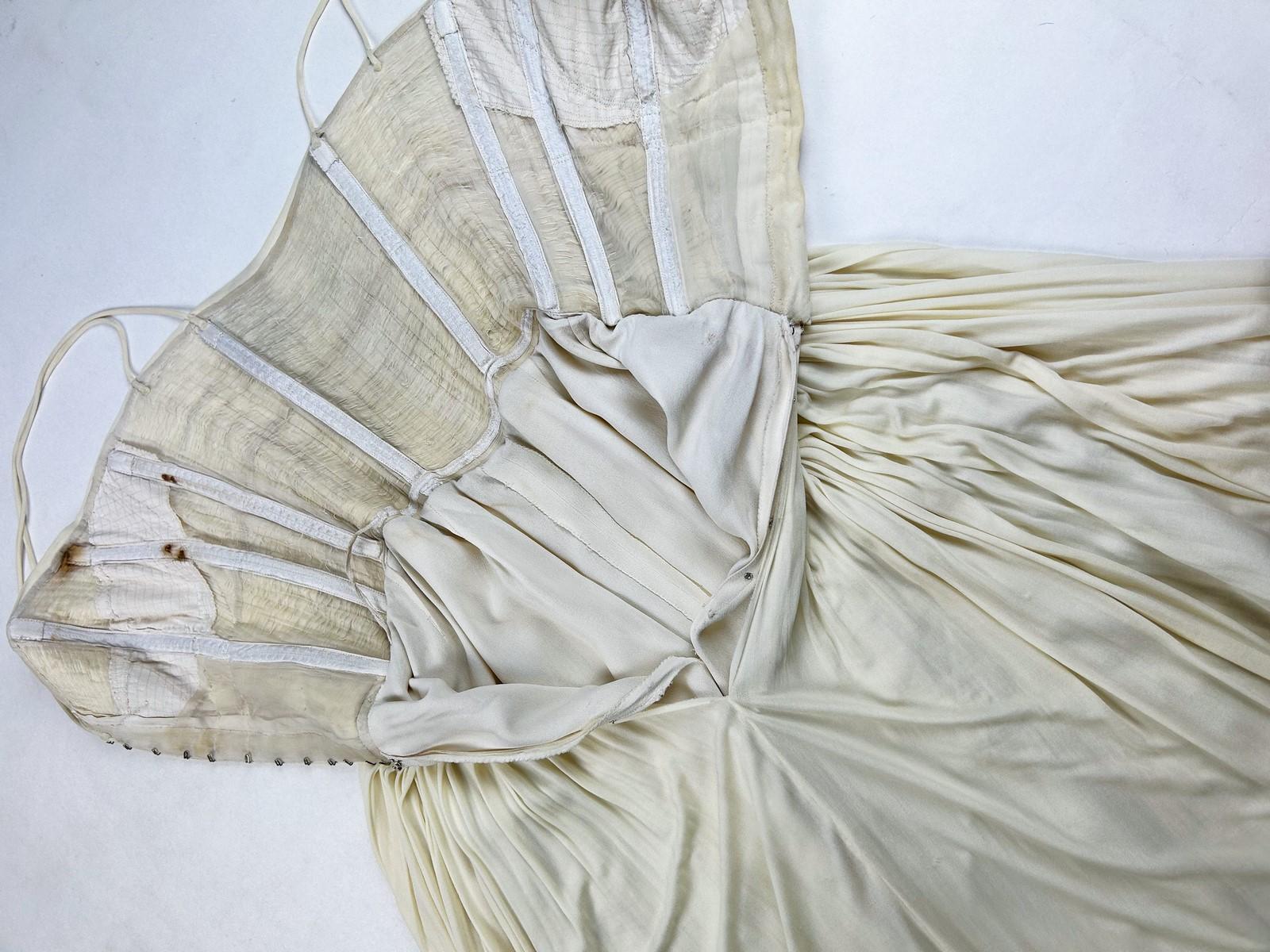 Crepe Long dress by Madame Grès Haute Couture (attributed to) Spring Summer 1955 6